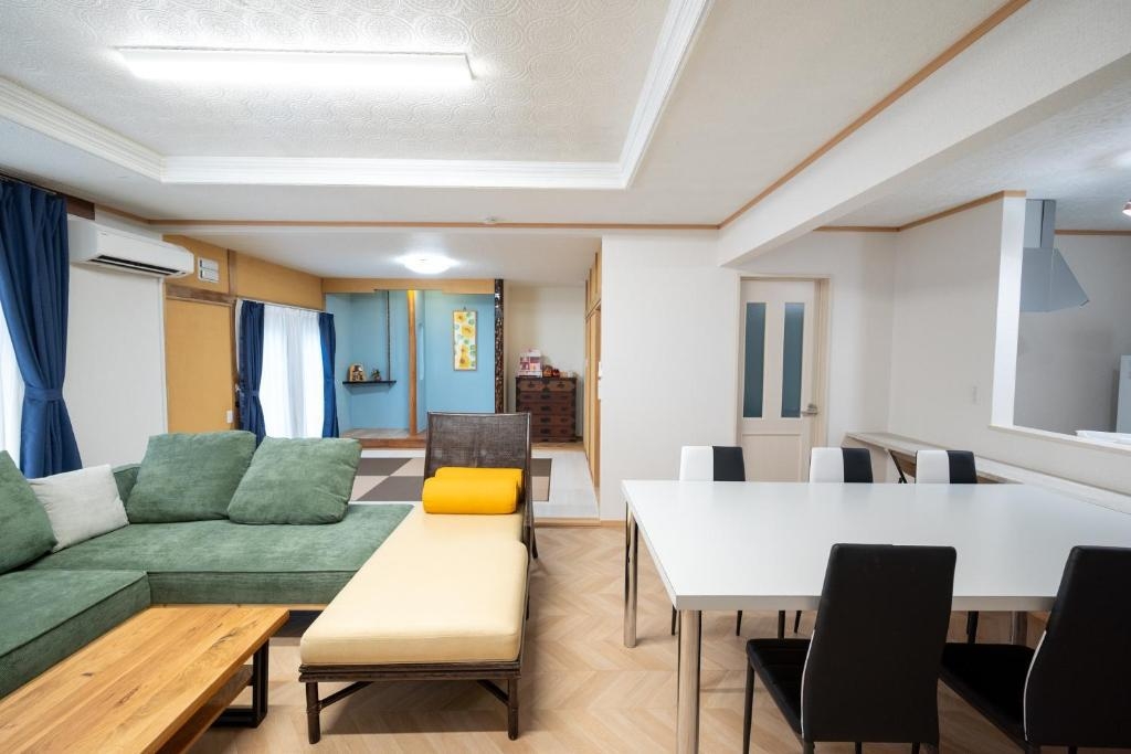 【素泊まり】最大14名！5LDK｜スキー場まで車で7分！近くに温泉もあり！旭川駅へのアクセスも良し！