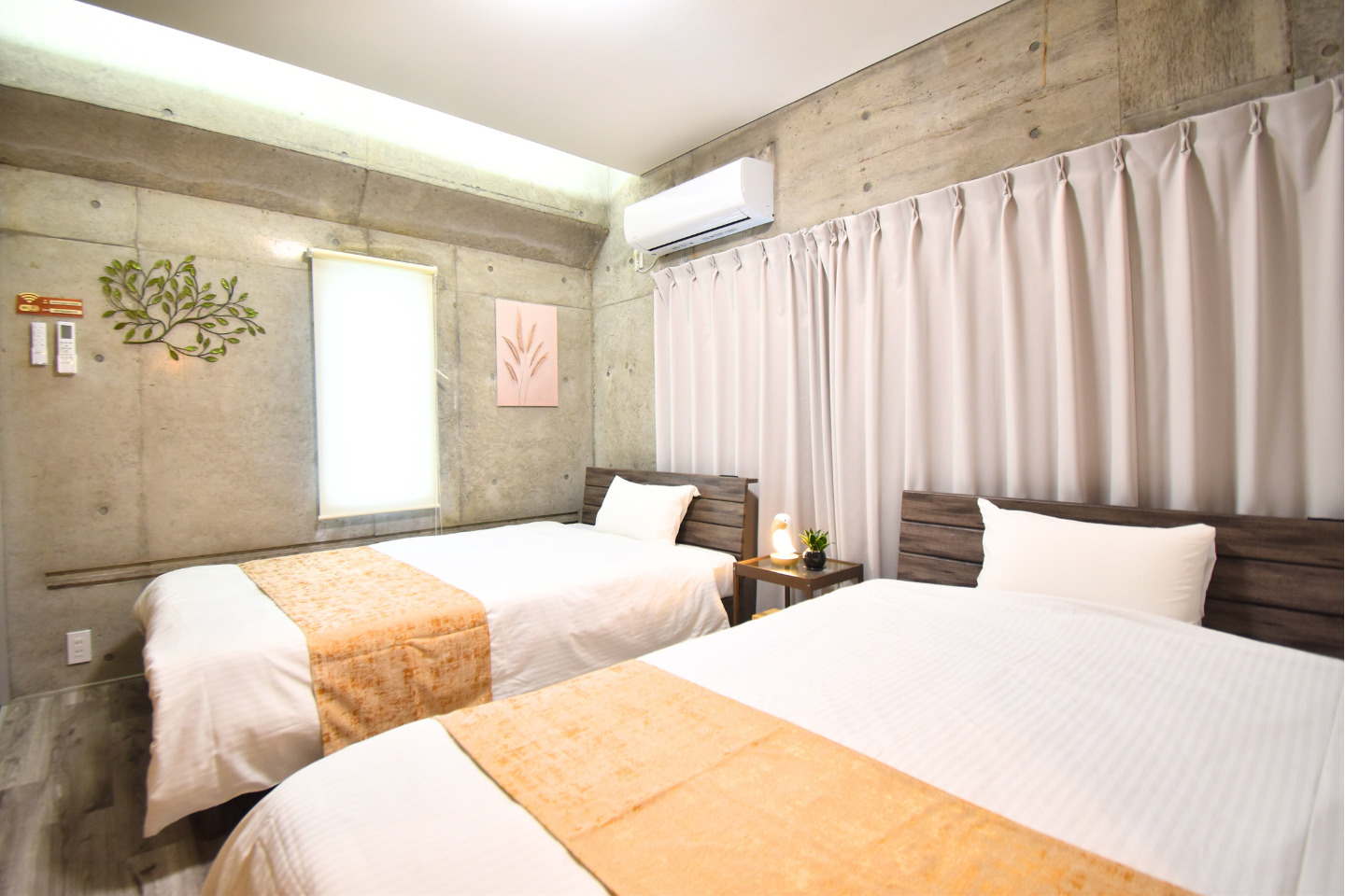 【501】寝室2(セミダブル&times;2)