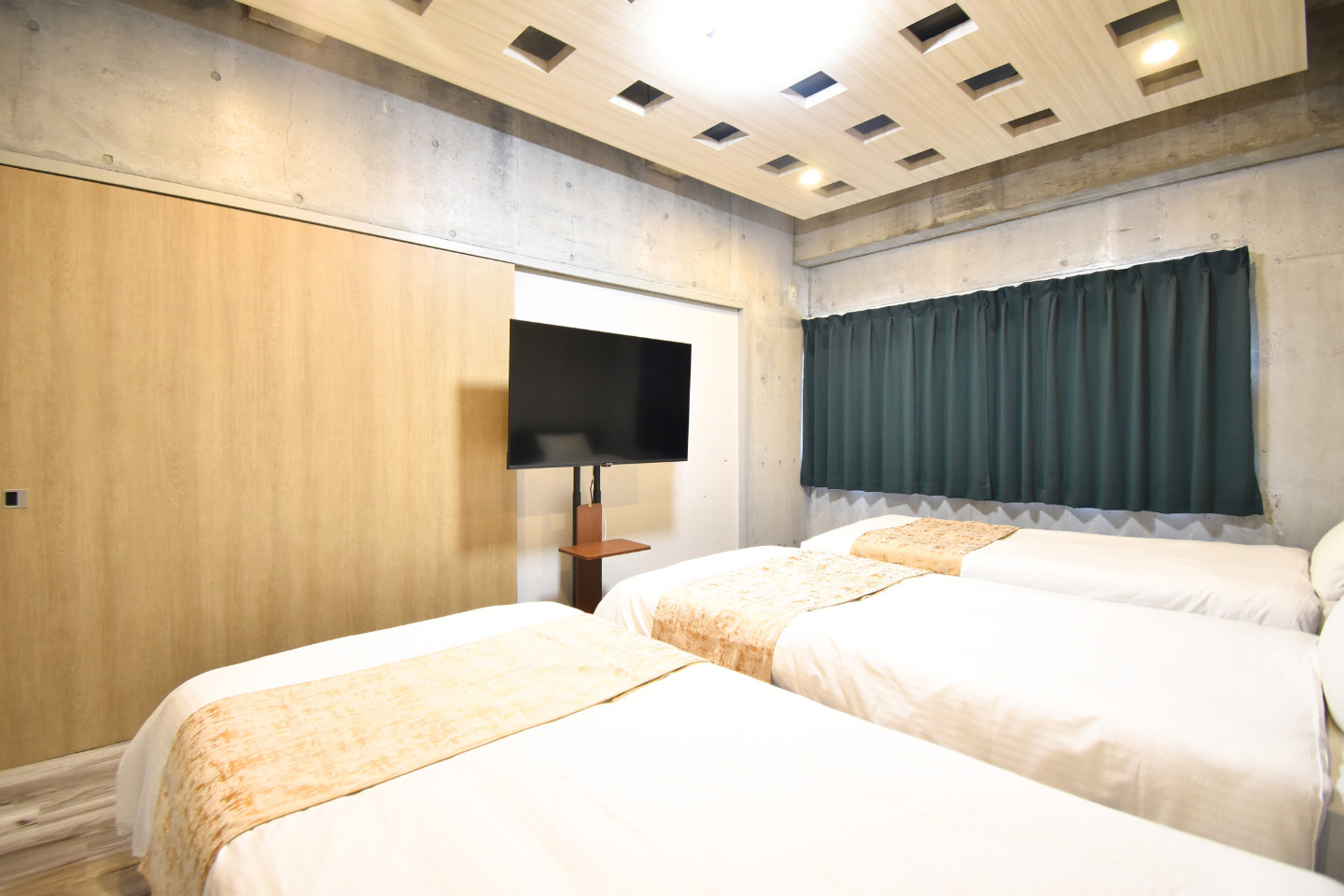 【501】寝室1(シングル&times;3)