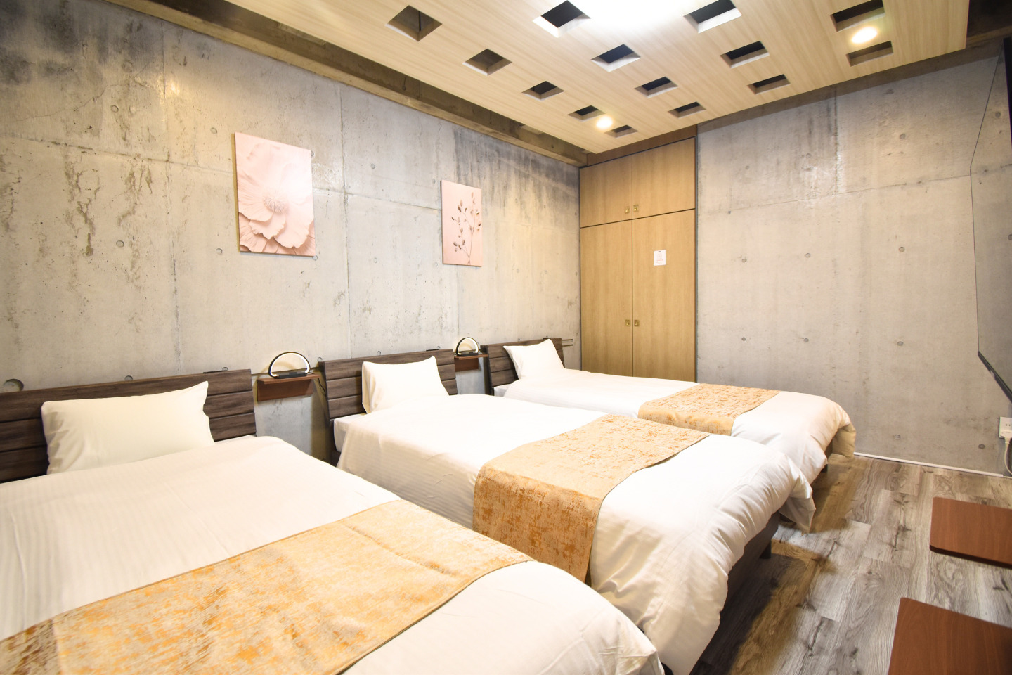 【501】寝室1(シングル&times;3)