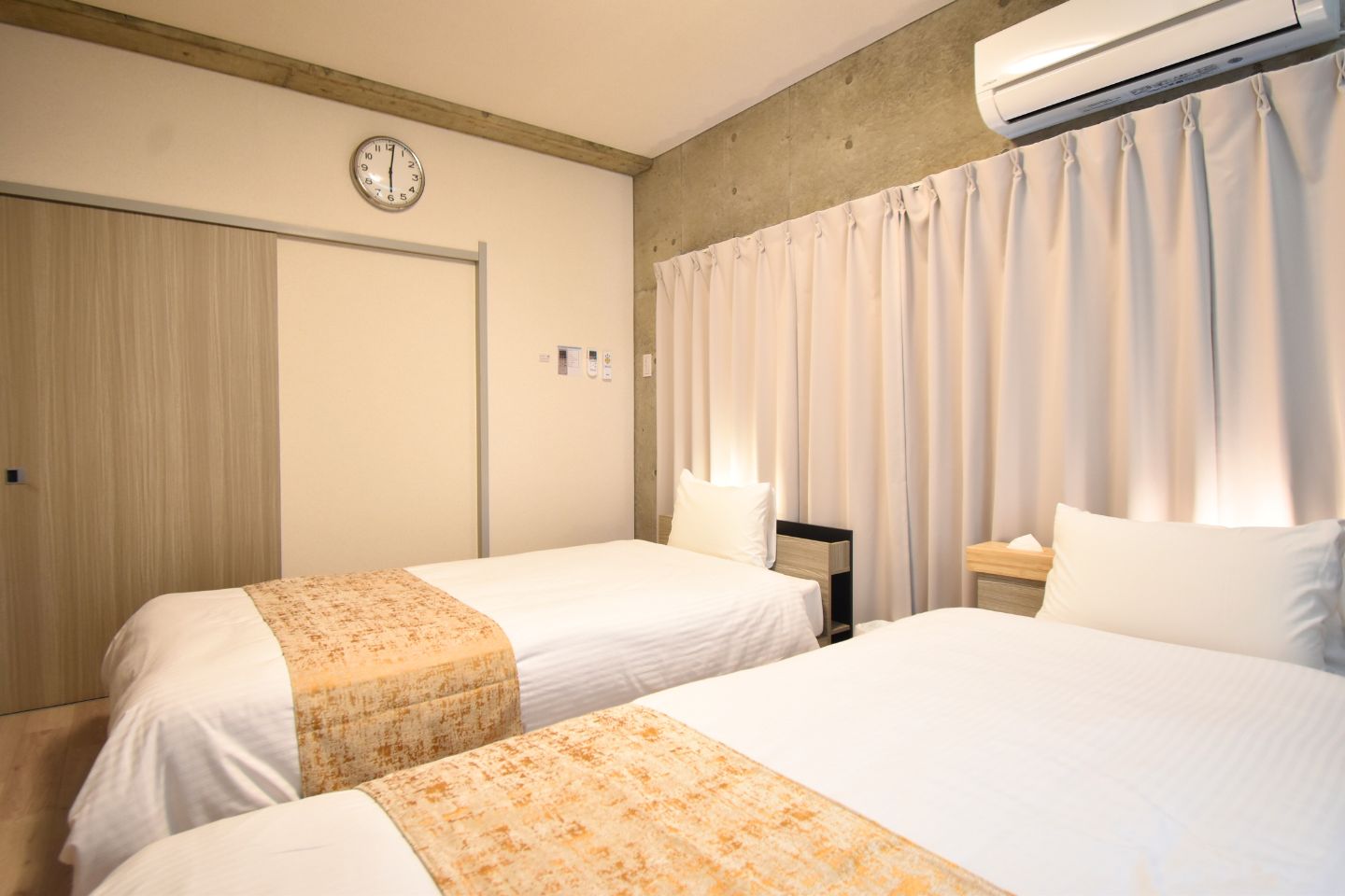 【502】寝室2(シングル&times;2)