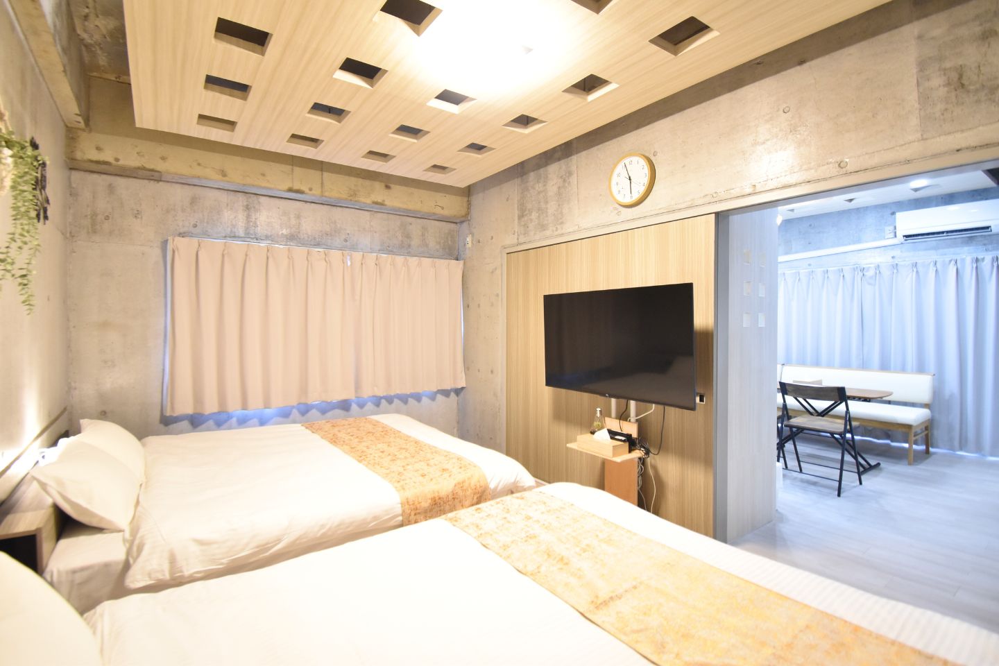 【502】寝室1(クイーン&times;2)