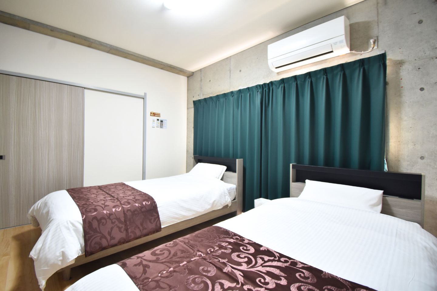 【402】寝室2(シングル&times;2)