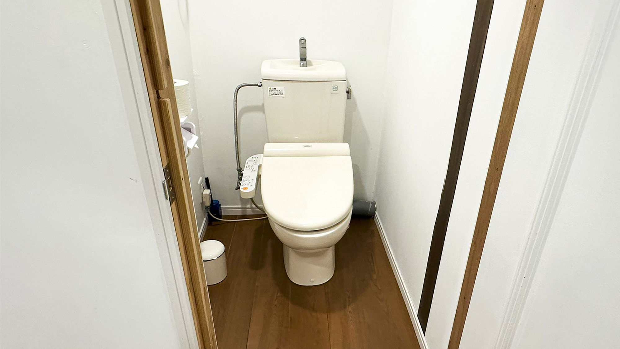 ・【お手洗い】温水洗浄機能付きのお手洗い