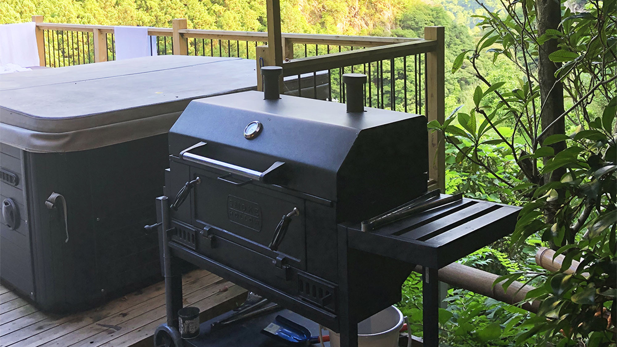 ・【BBQグリル】屋外デッキにはBBQをお楽しみいただけるグリルをご用意