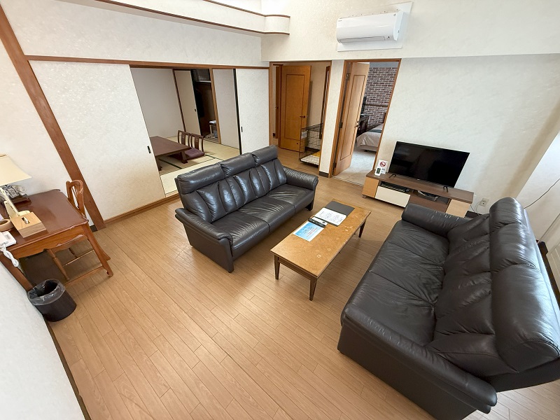 【洋モダンスイート和洋室】76平米　リビング+和室+洋室