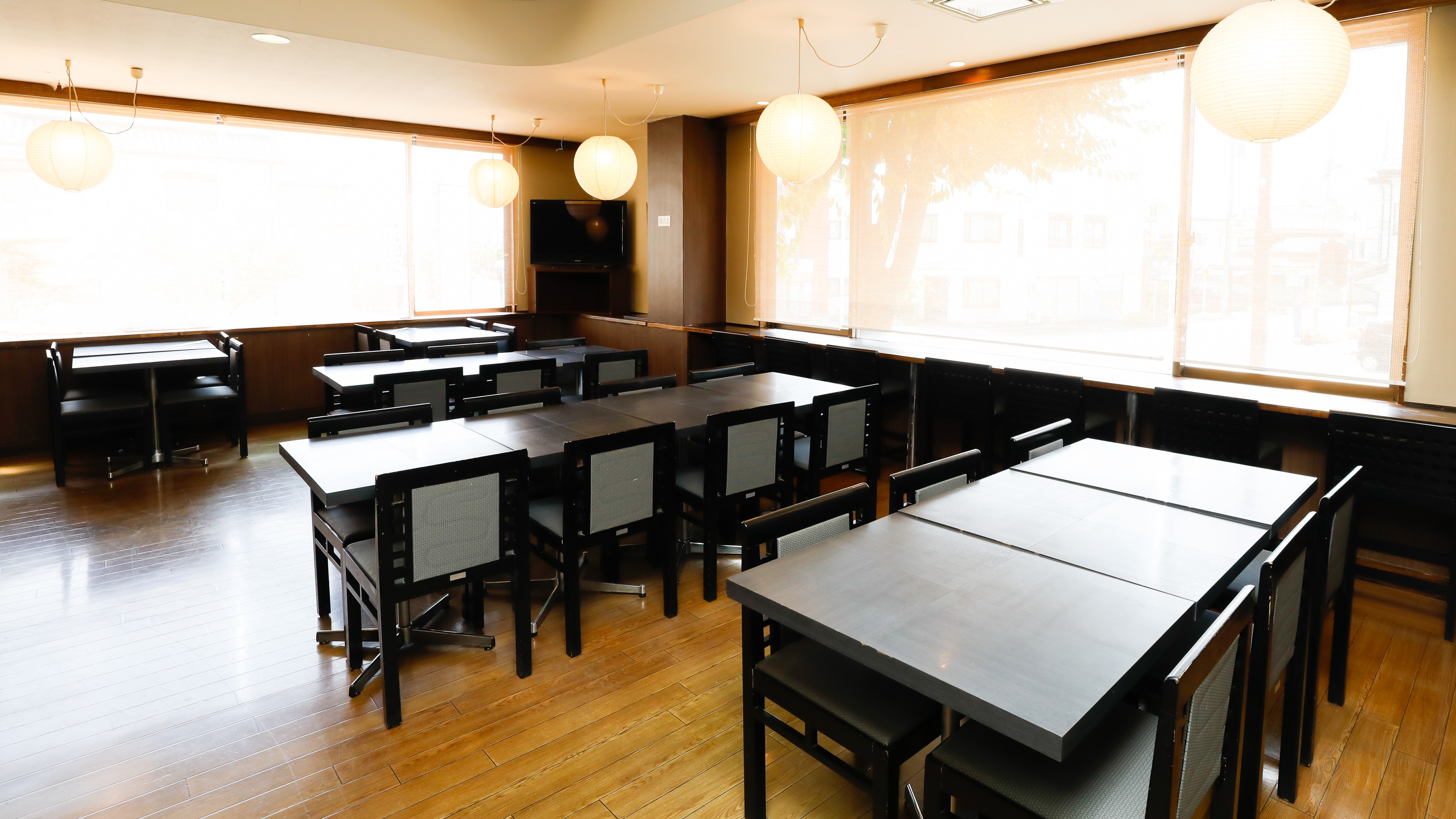 レストラン／毎日変わるメニューで朝から元気をチャージできます。