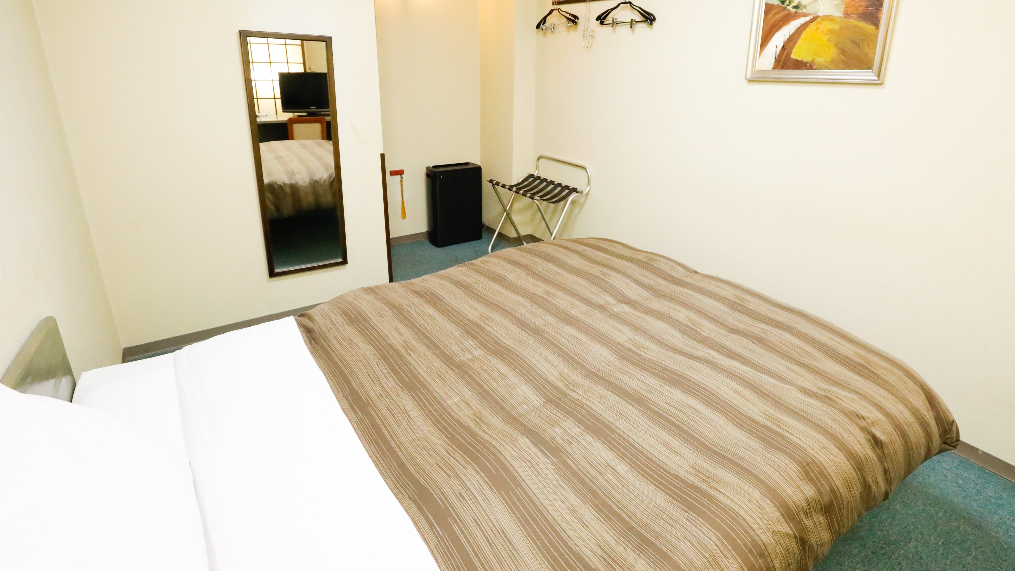 別館シングル／共同シャワー・トイレ利用でリーズナブルにご滞在いただけます。（客室一例）