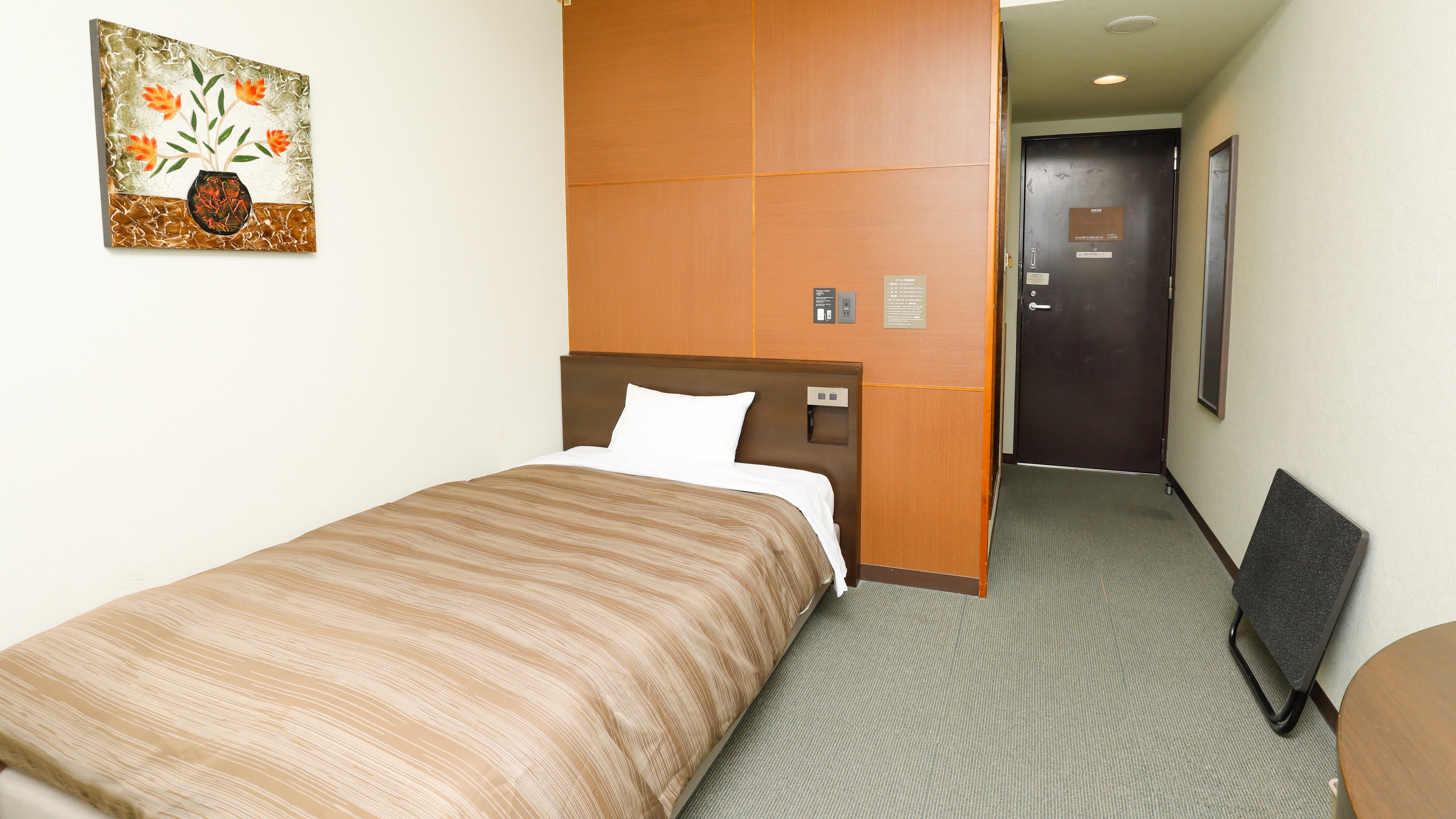 本館シングル／快適性と機能性を兼ね備えたお部屋です。（客室一例）