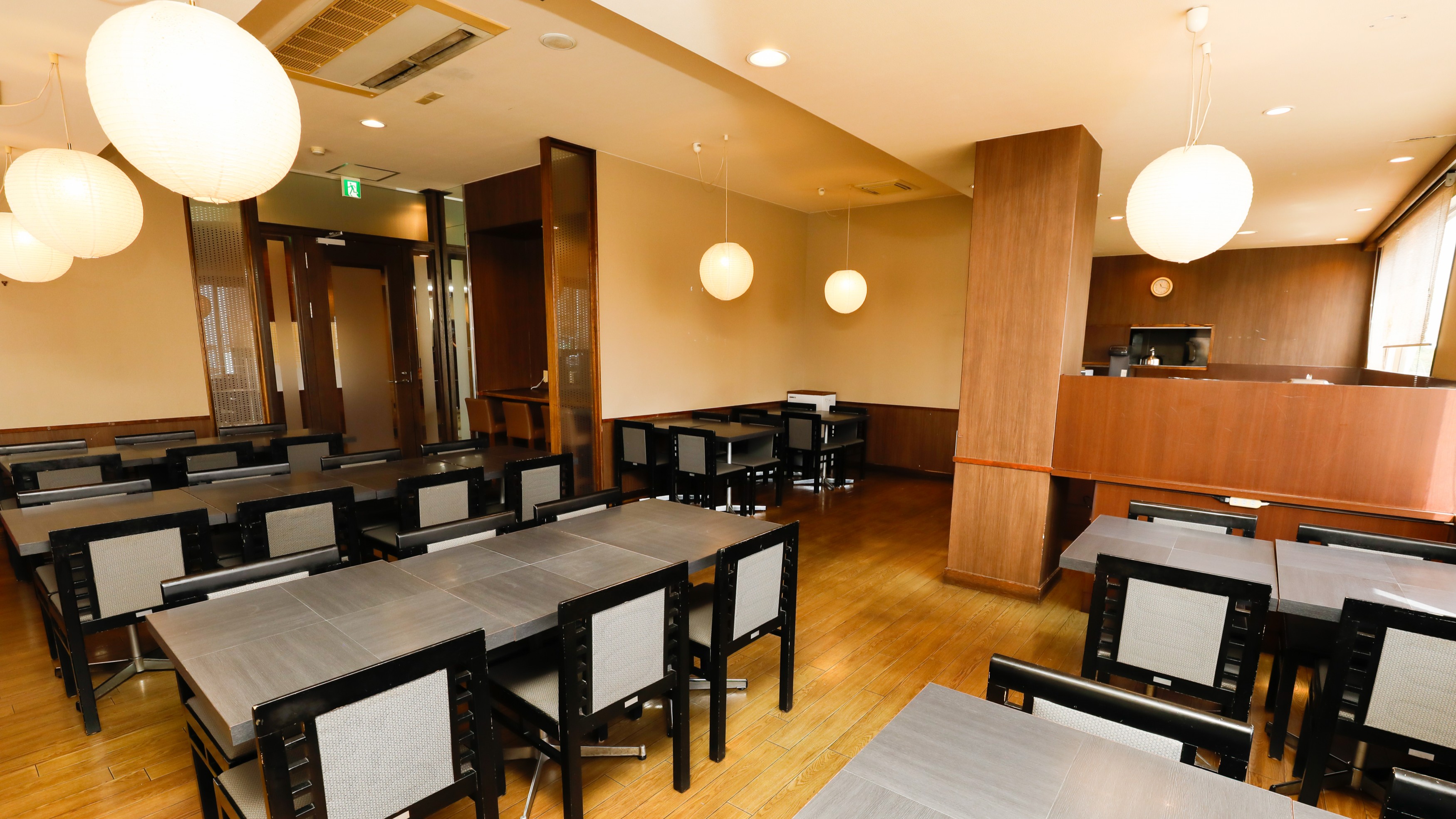 レストラン／朝6時30分～9時まで、ゆったり朝食をご利用いただけます。