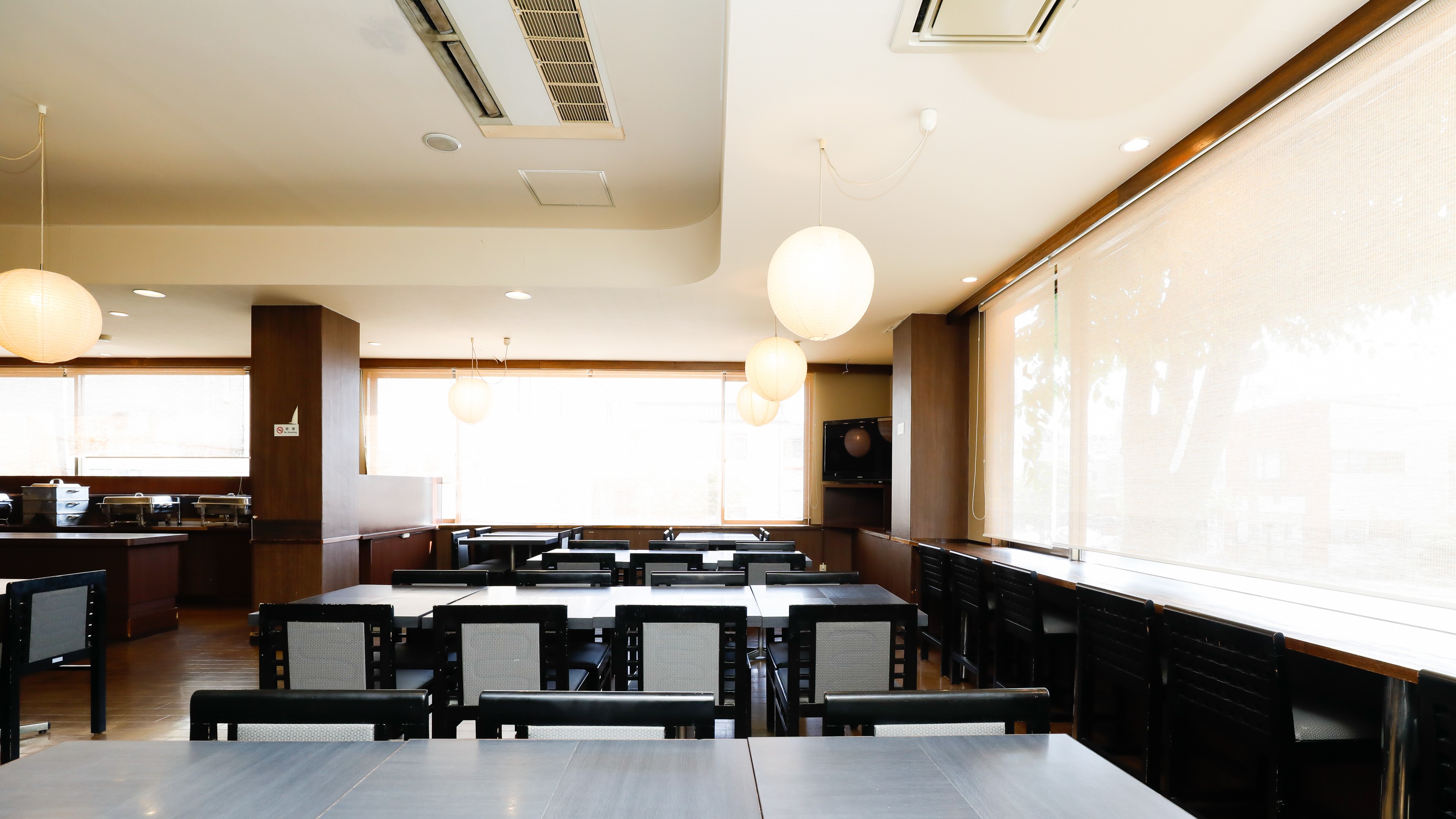 レストラン／山梨・韮崎の特産物を取り入れた料理をご用意しています。