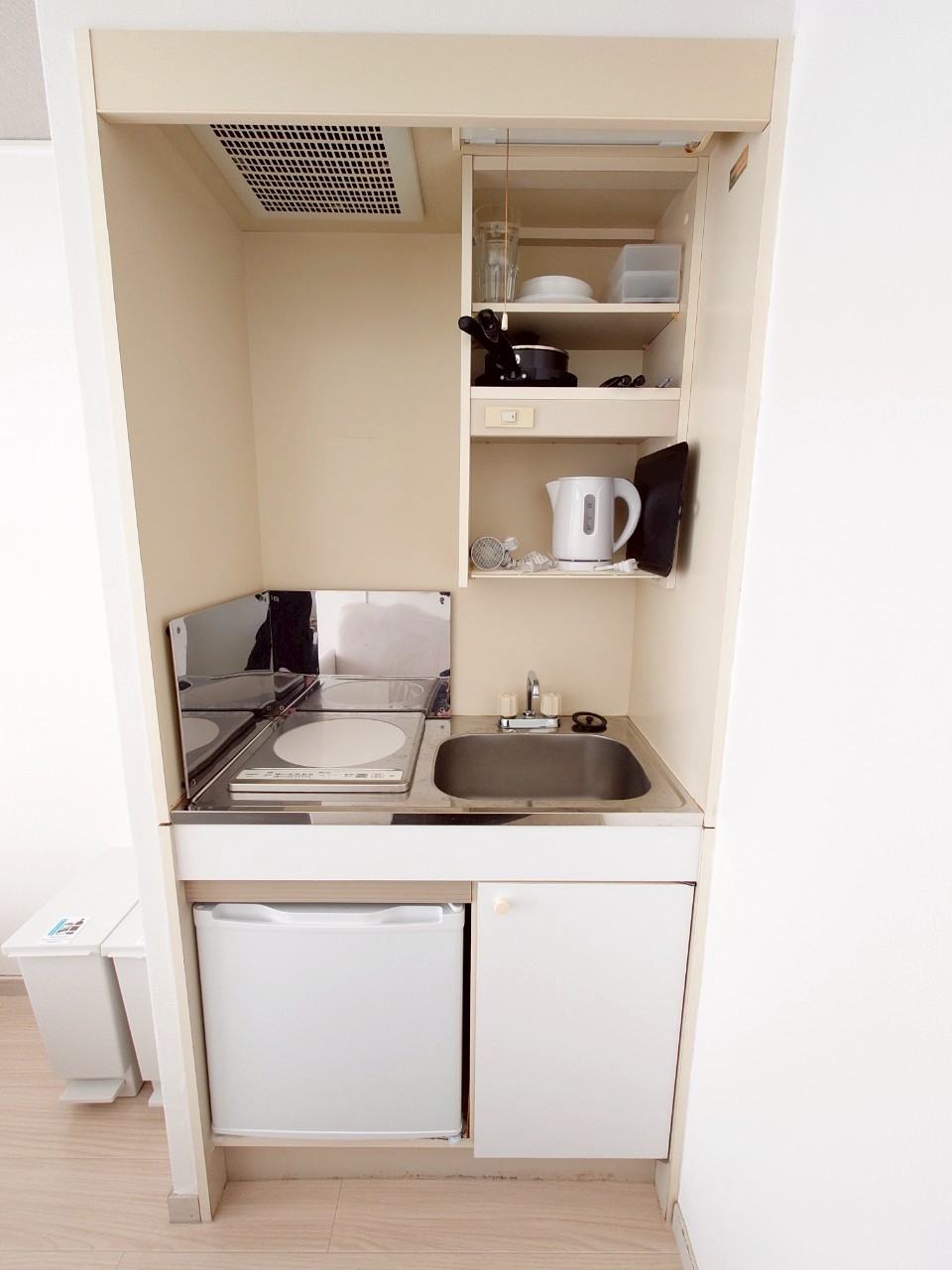 ◆キッチン(冷蔵庫・電子ケトル)