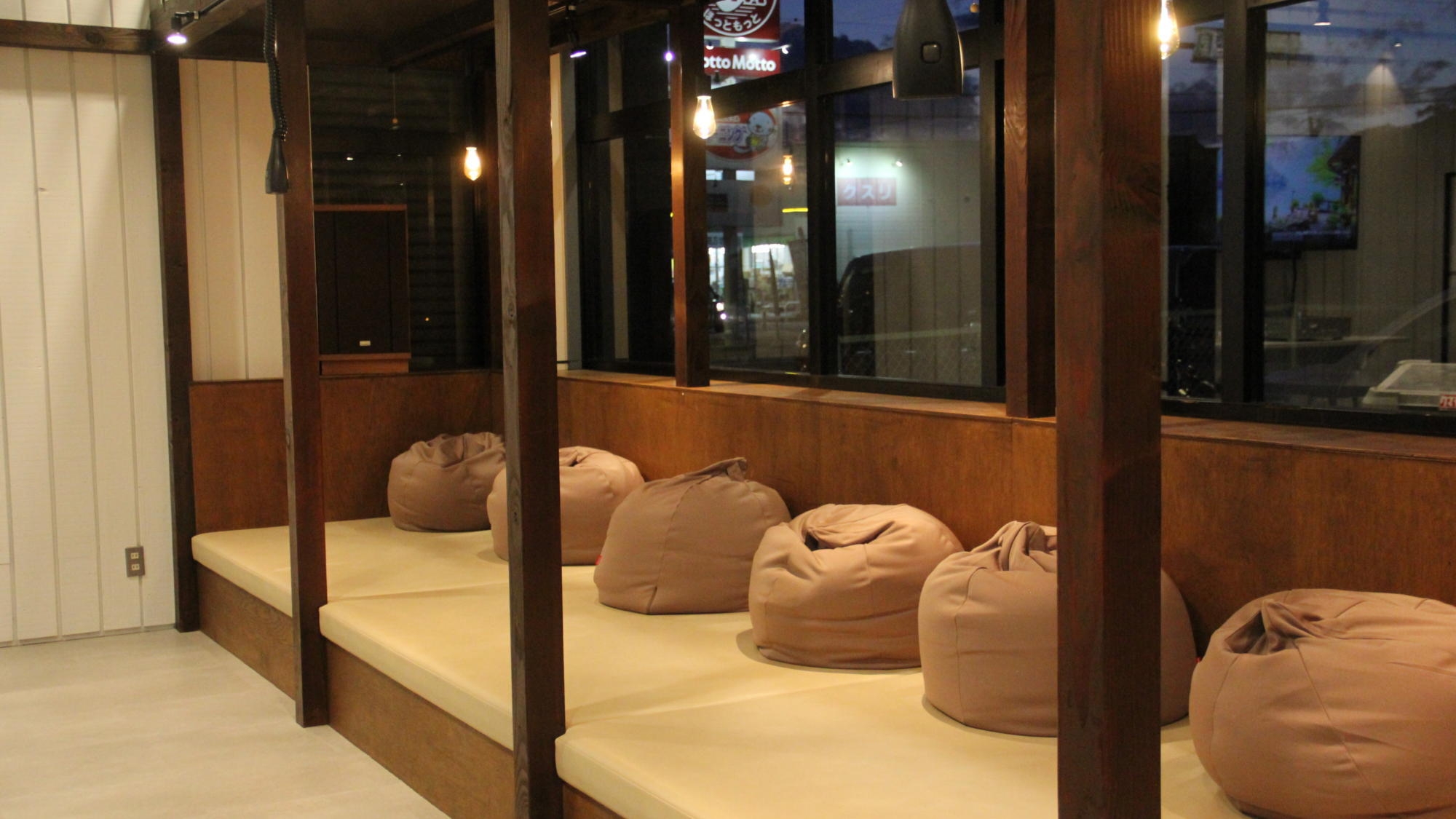 ＜2025年8月オープン＞無料軽朝食付♪【素泊まり】広々ドミトリー・夜はスタンドバー「＋S」で乾杯♪