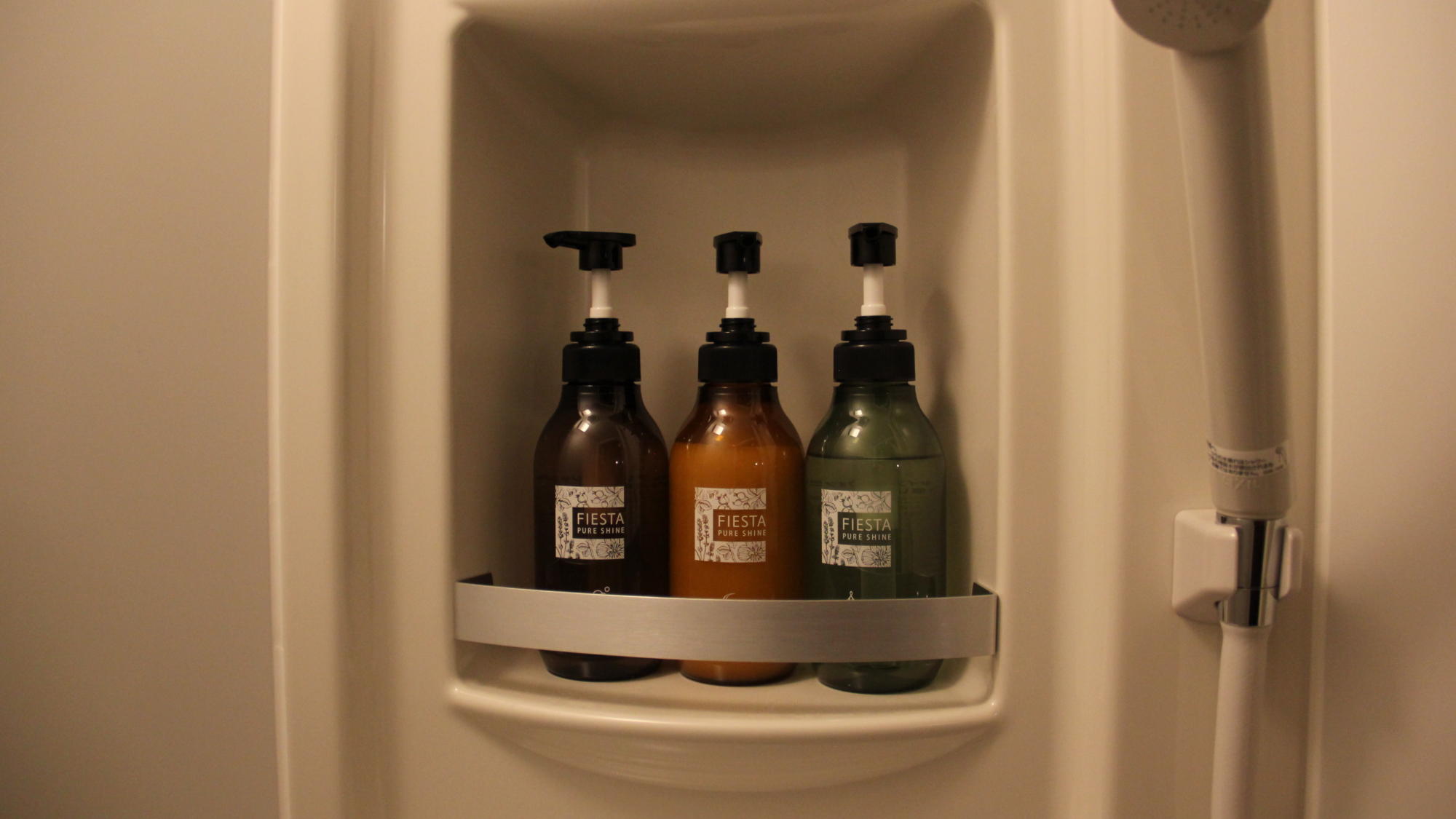 シャワールーム　アメニティ