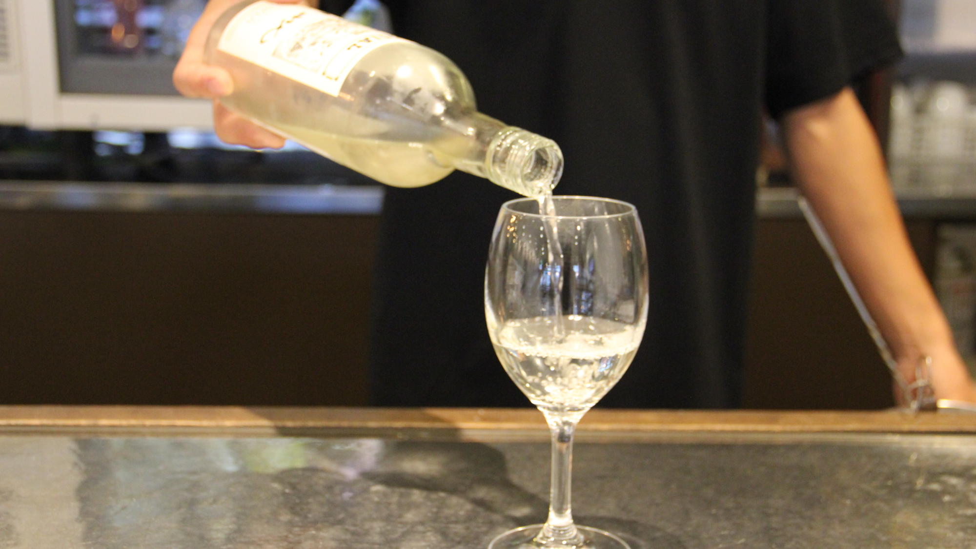 ワイン提供イメージ