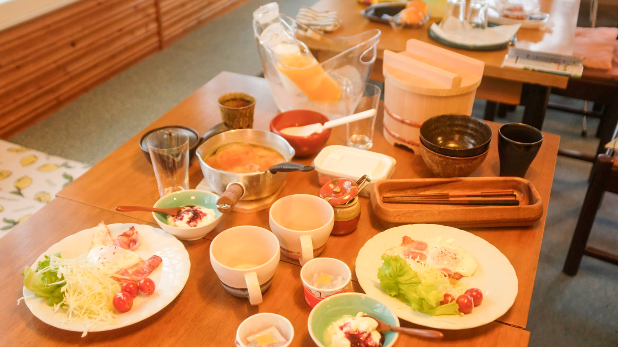 ・【朝食】和洋折衷のワンプレートで一日を元気にスタート。ご飯はおかわり自由！