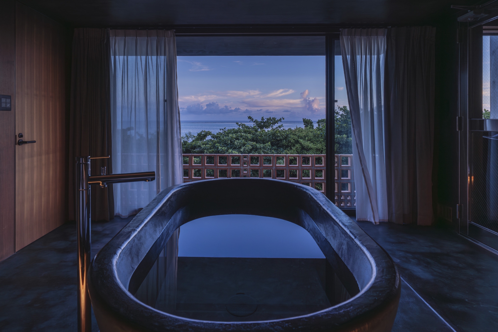 【開業記念：2連泊以上】連泊でさらにお得｜グランドオープン記念・久米島ステイ＜素泊まり＞