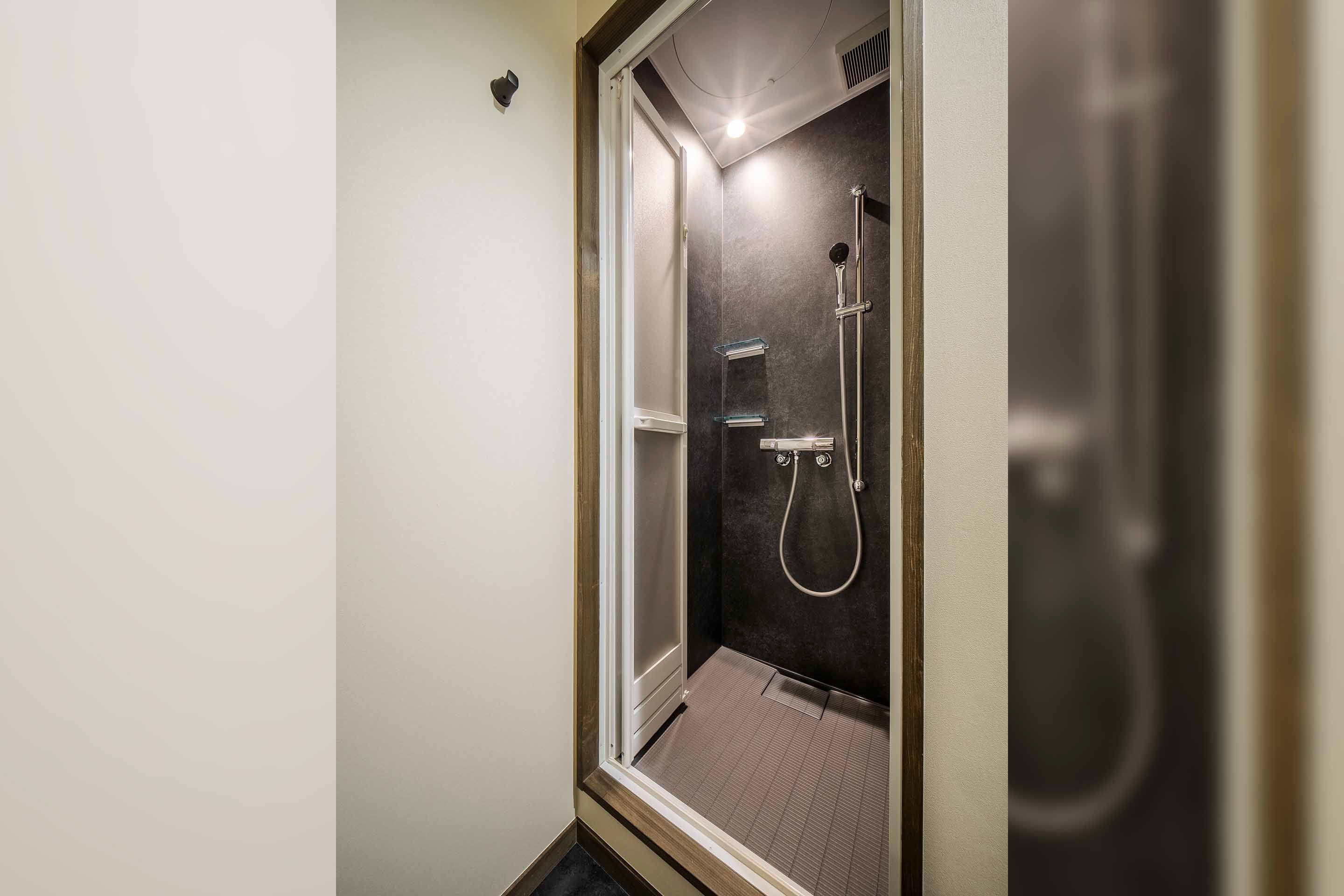 シャワーブース