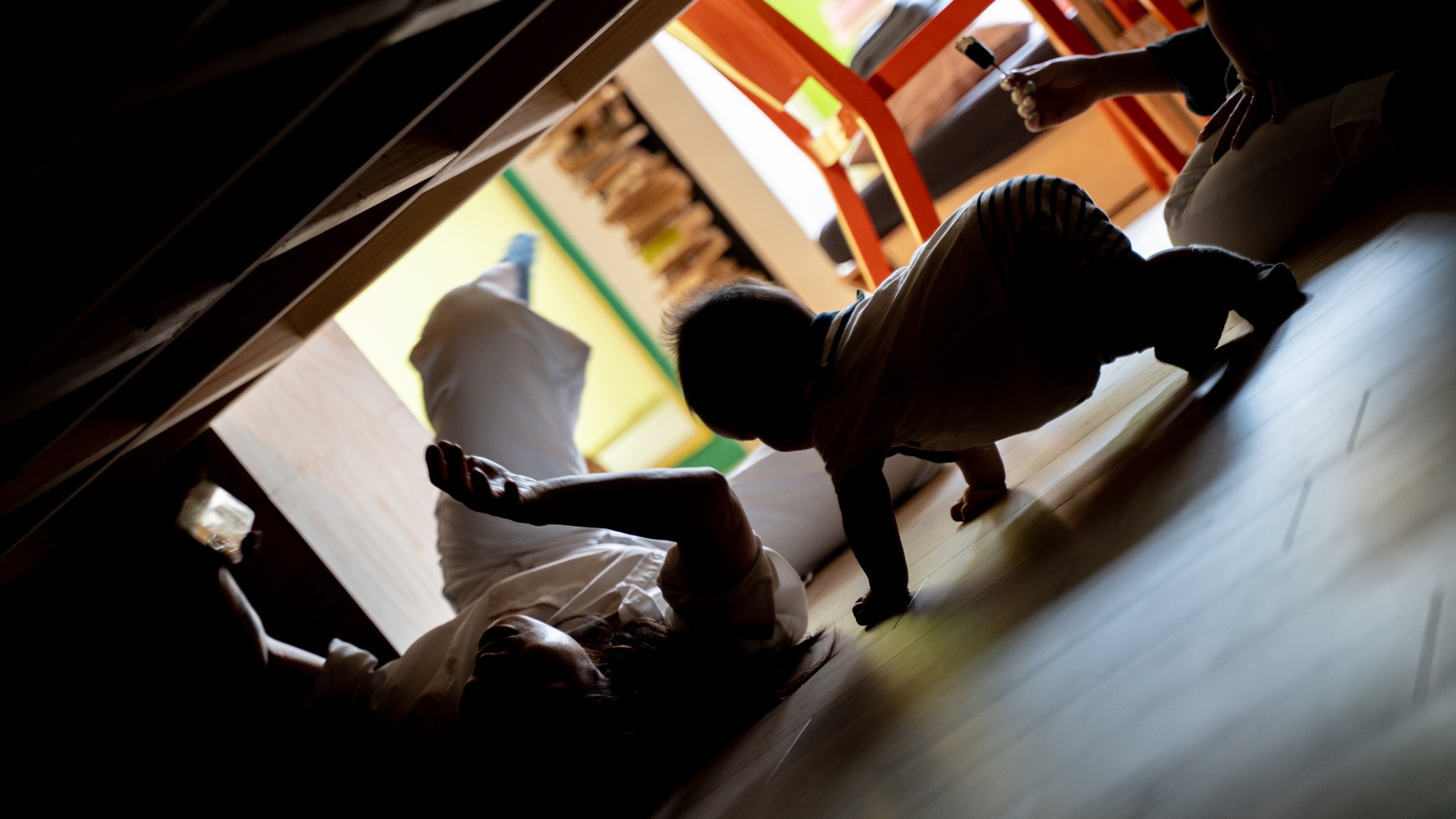 2F ベッド下に荷物を置けるスペースがあり、お子さまの遊び場にもなっています