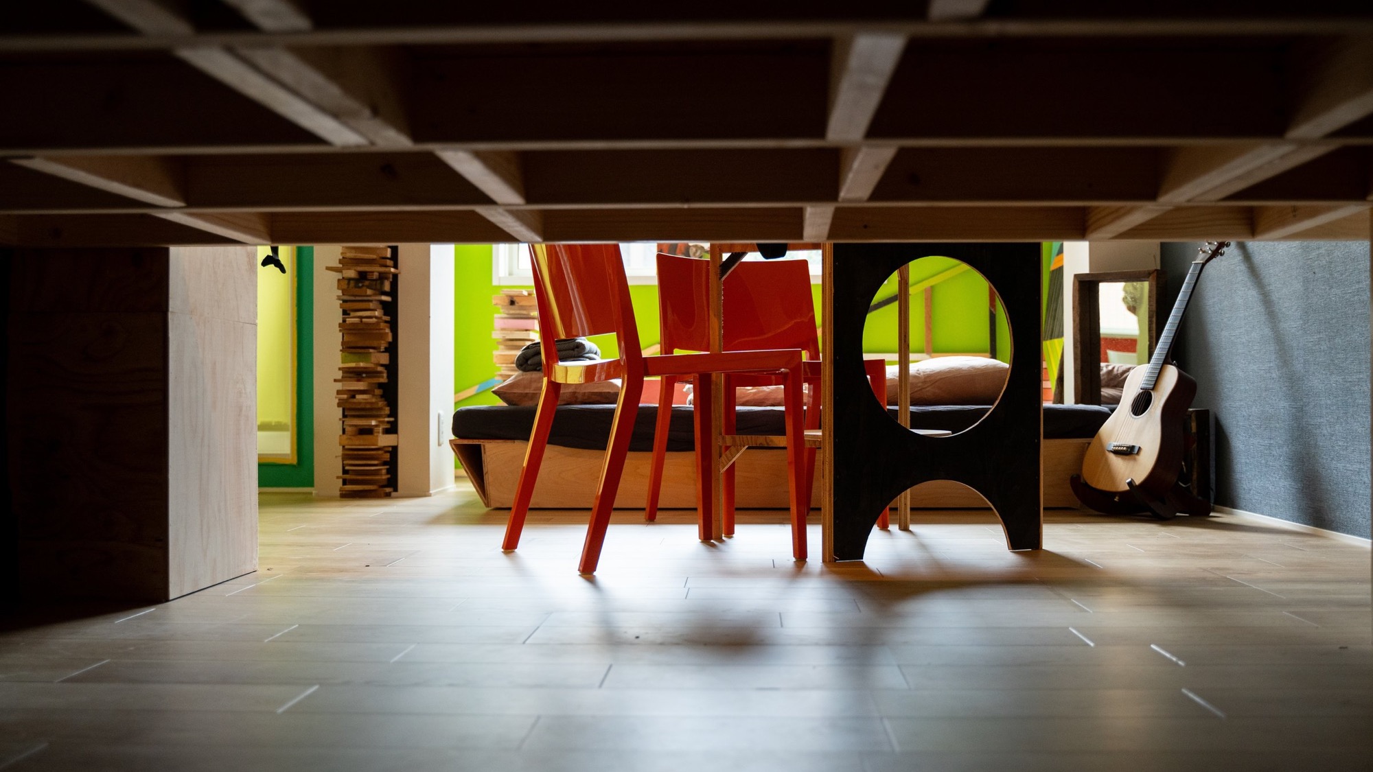 2F 高さがあるベット遊ぶときにみた部屋と家具