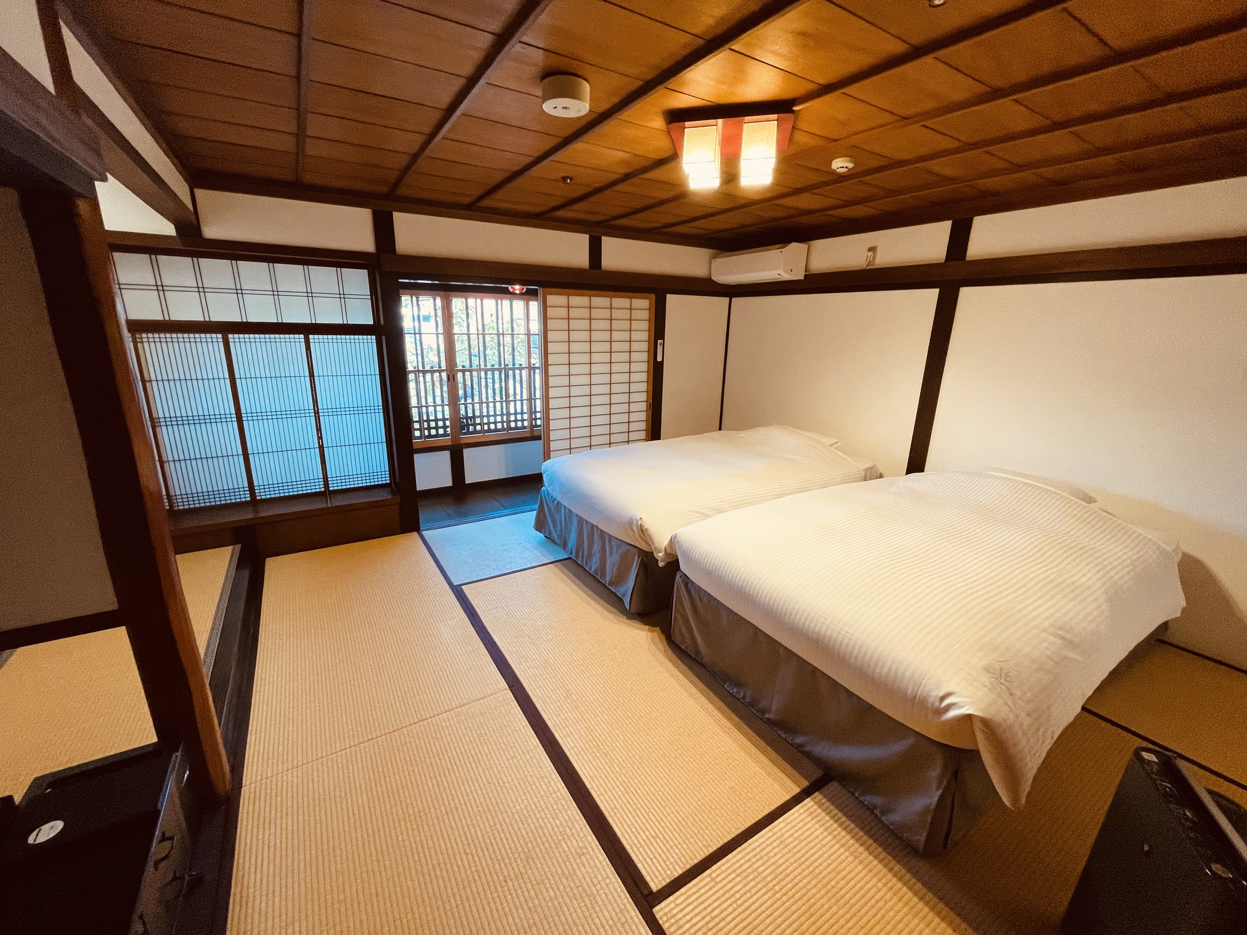 別館【柿】８畳／和室（ベッド）／最大人数３名