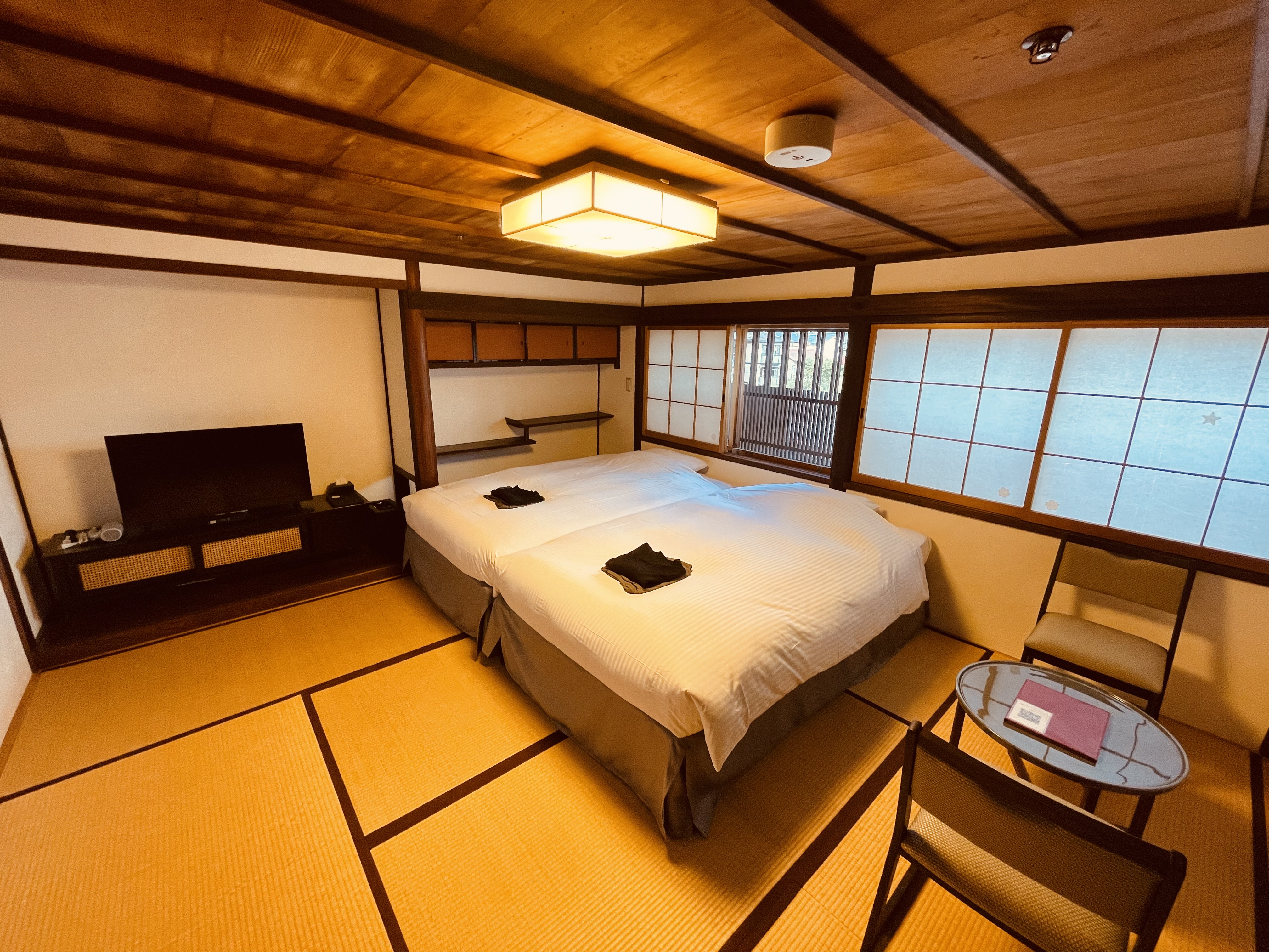 別館【萩】８畳／和室（ベッド）／最大人数３名