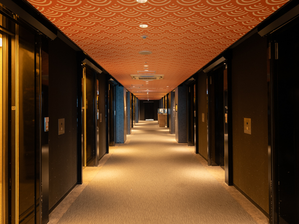 エレベーター前