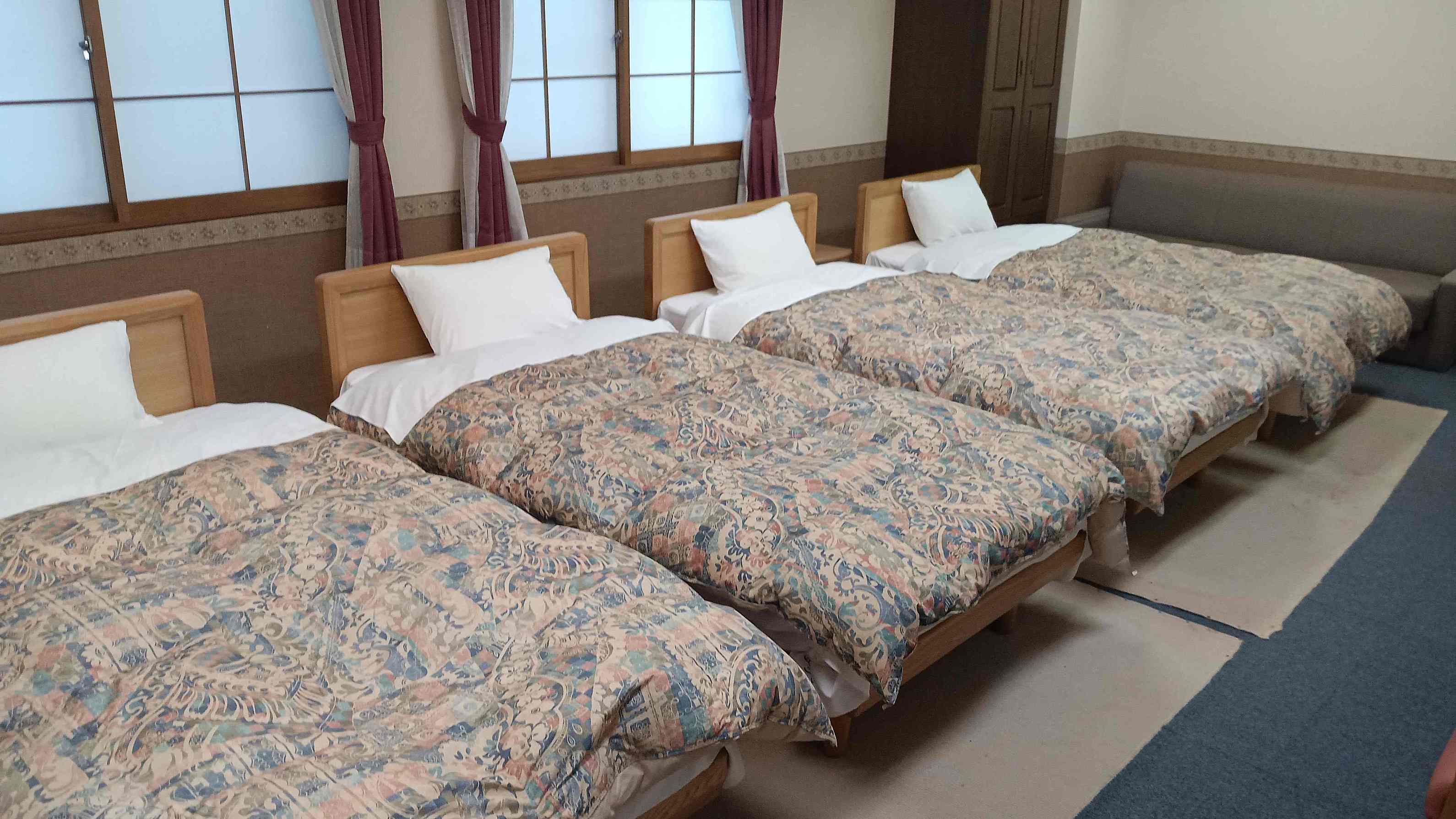 【禁煙ルーム】　洋室4ベッド　温水洗浄トイレ付