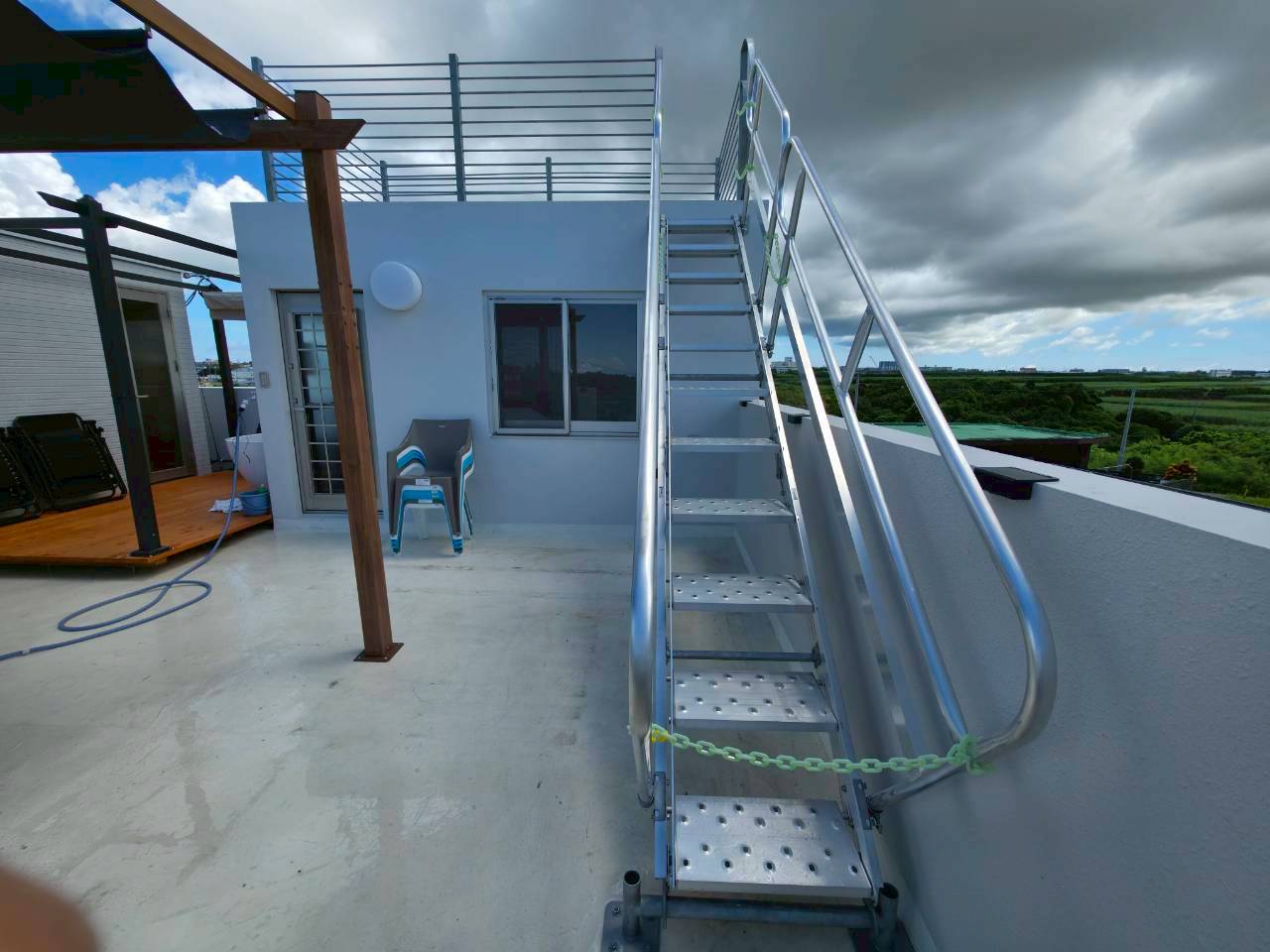 屋上展望台階段