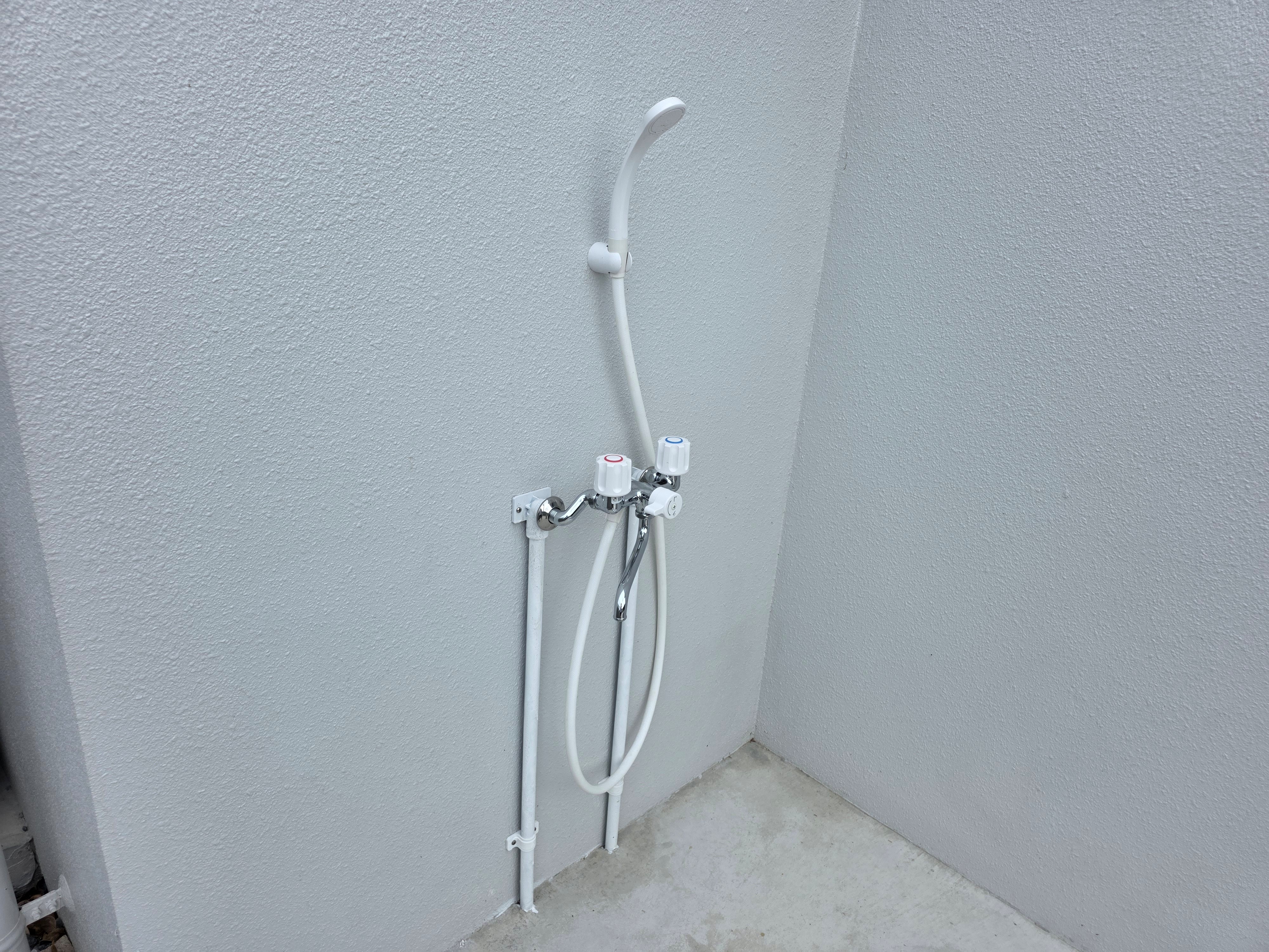 屋外シャワー
