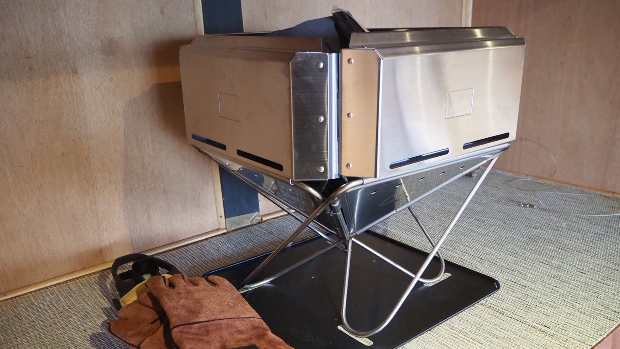 ・【客室】本格的な炭火BBQ設備をレンタルできます（1500円/人）。事前にお問い合わせください