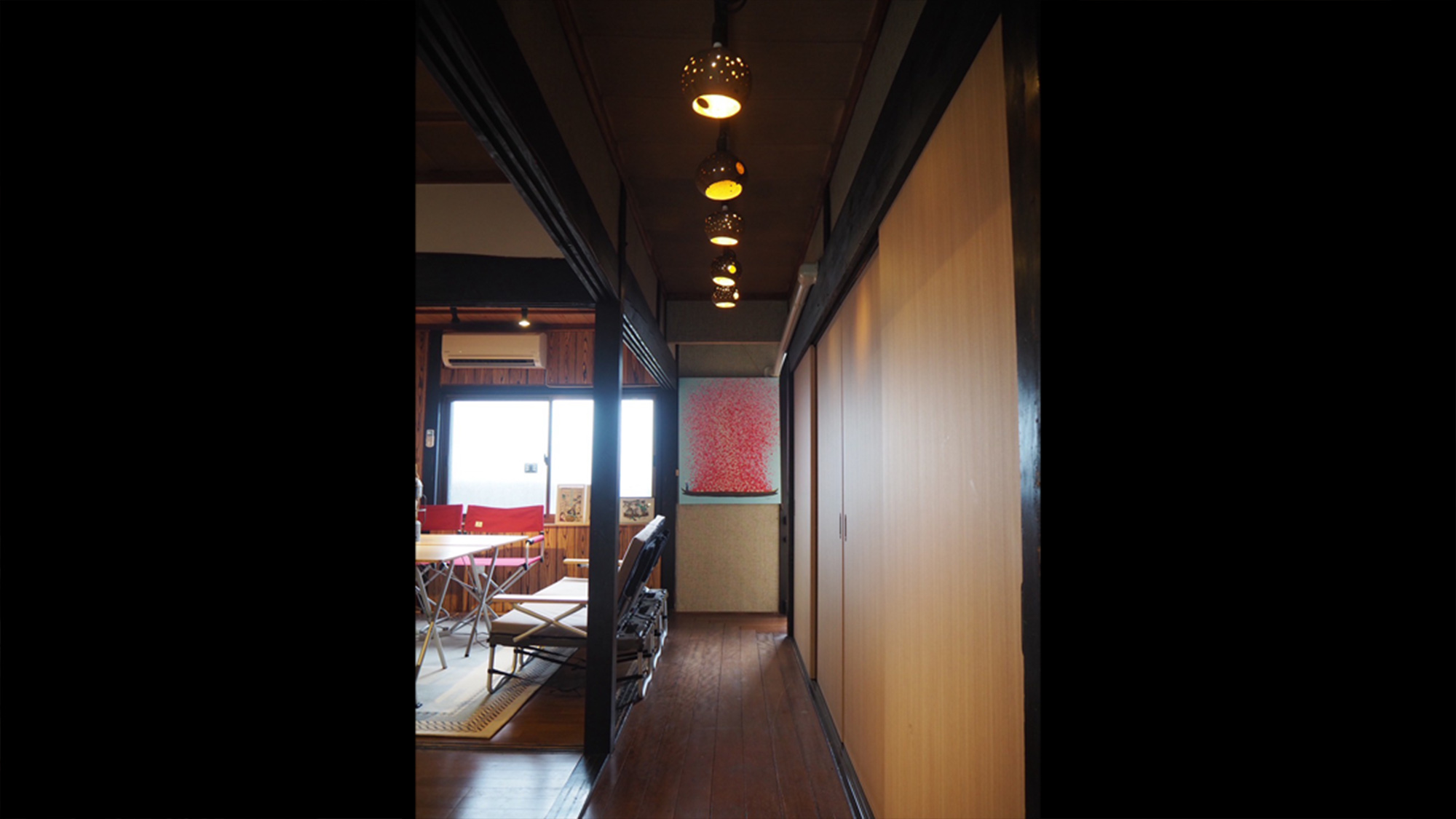 ・【廊下】古民家の雰囲気を残しつつ、リノベーショした「江田島宿り NORA」
