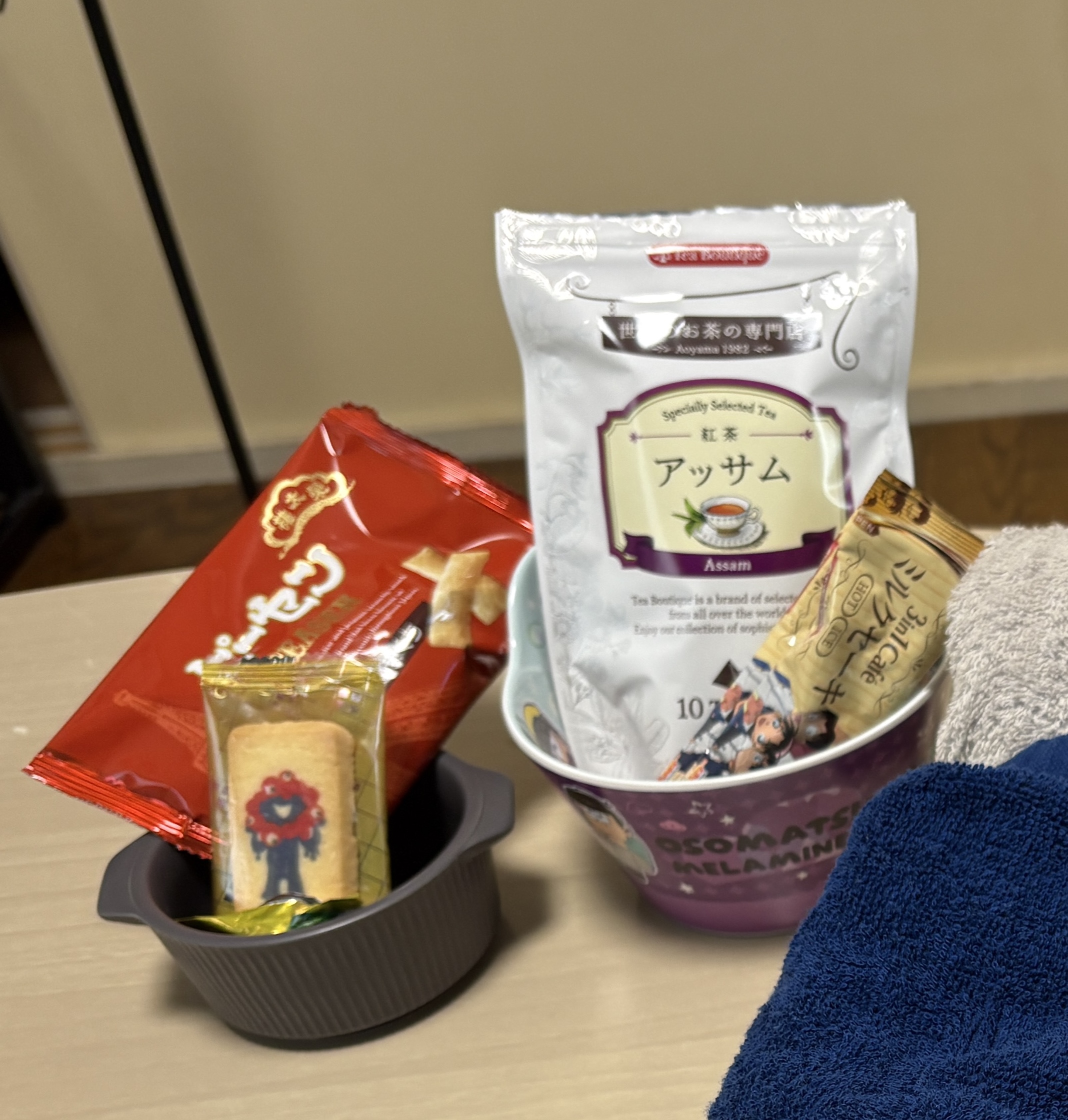 お茶を用意して待ってます