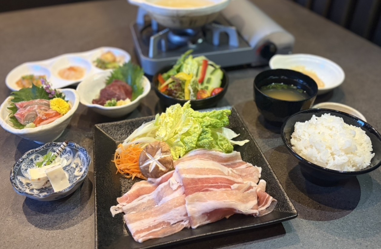 【1泊2食付】選べる3種の御膳♪　（和牛のもつ鍋・黒毛和牛の陶板蒸し・鹿児島県産黒豚のしゃぶしゃぶ）