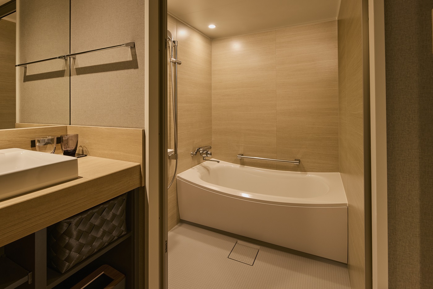 セパレートバス