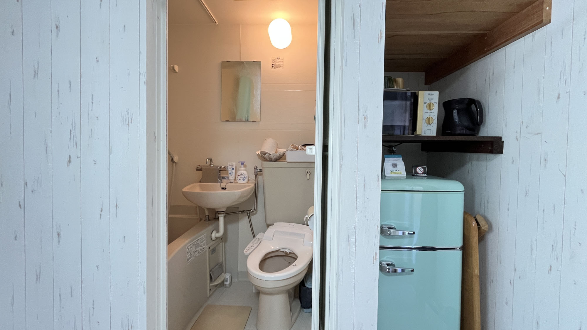 SUNコテージ◇ユニットバスと中身空の冷蔵庫など完備しています*