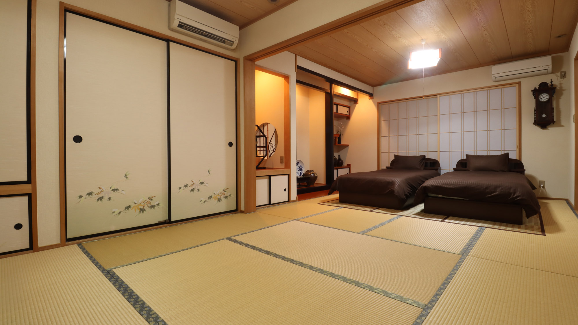 新館●大人数でも広々寛げます