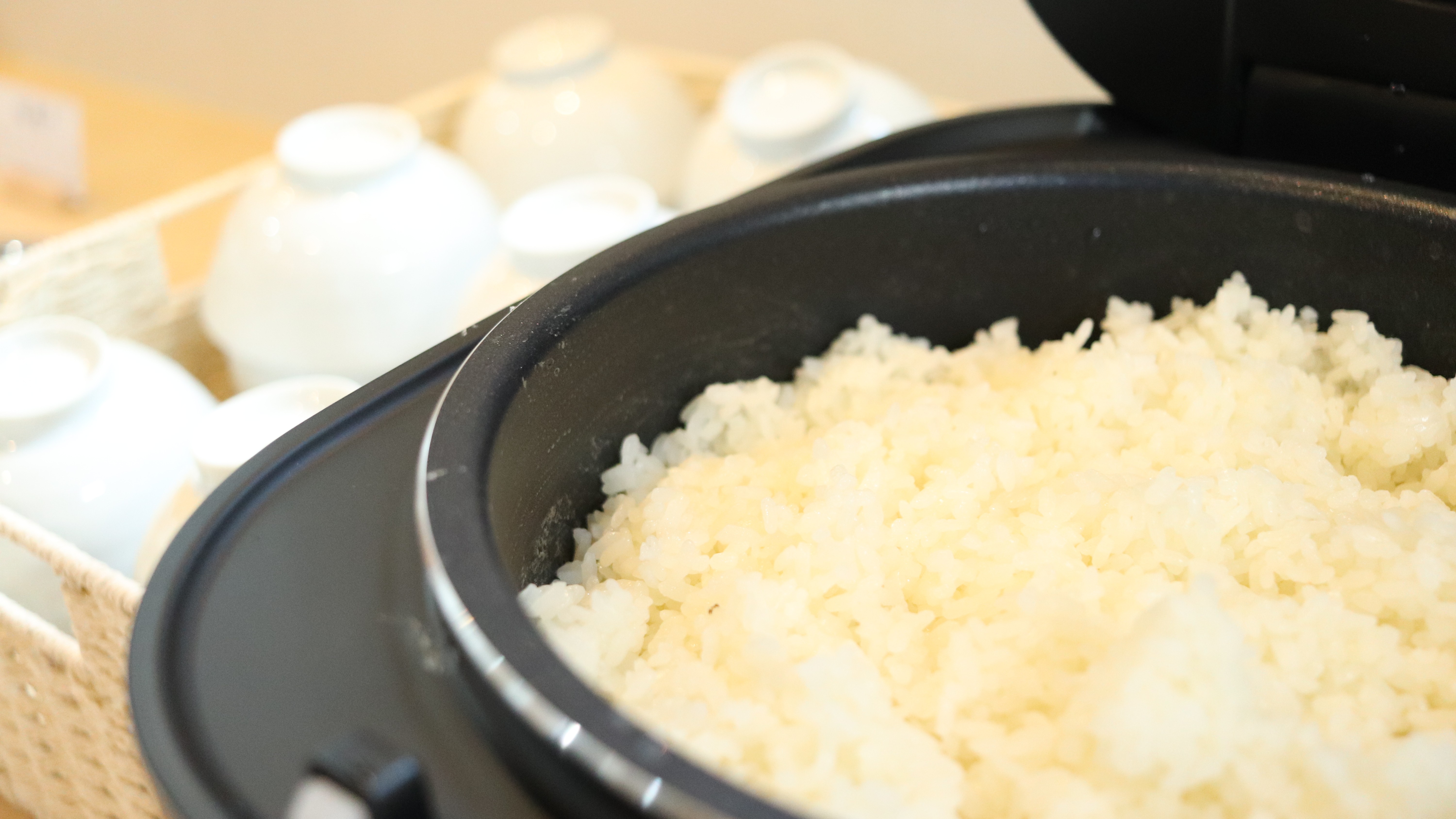 朝はやっぱり白米！ふっくら炊きたてご飯