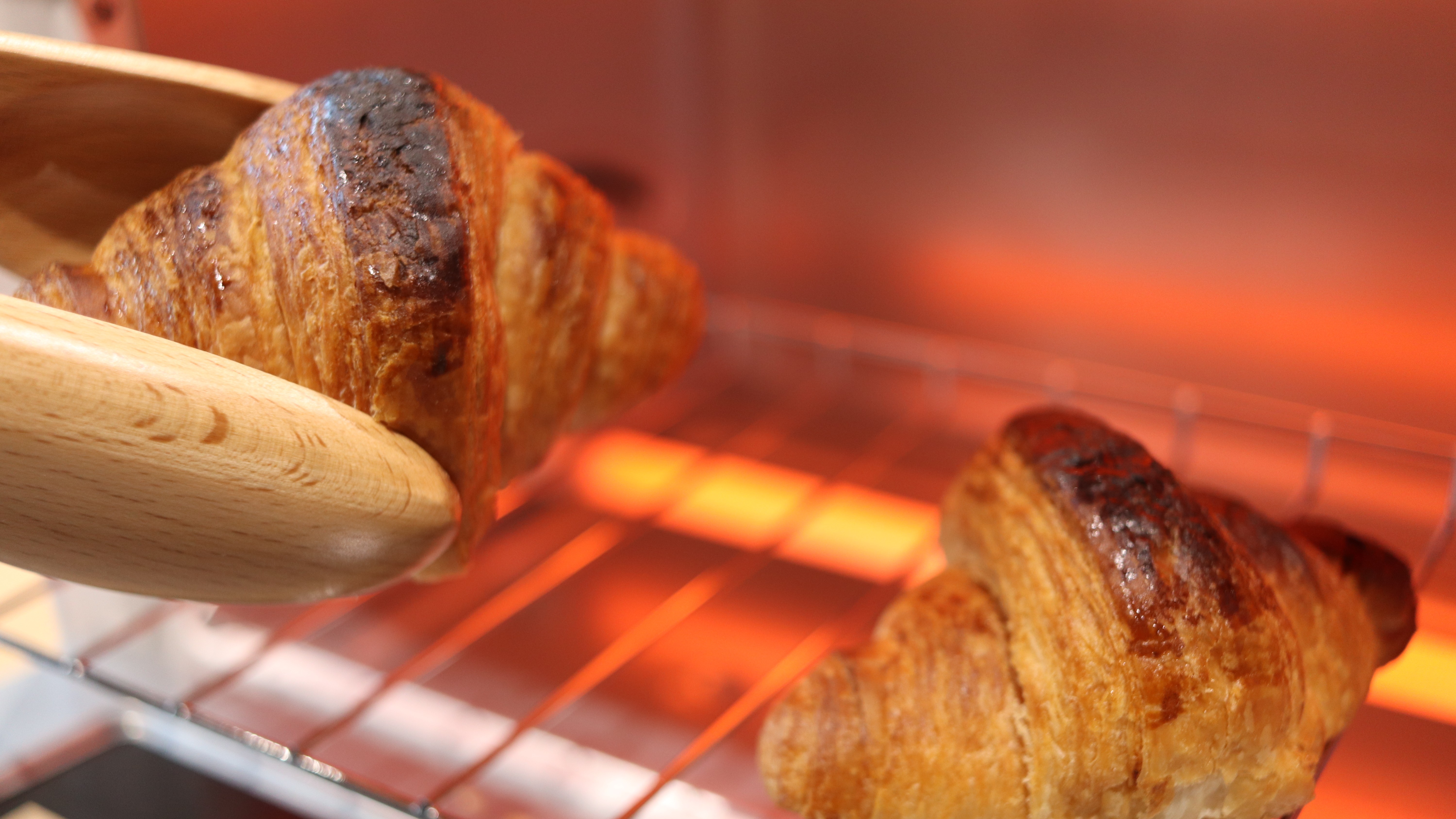 サクッと香ばしい♪焼きたての味を楽しむトースター