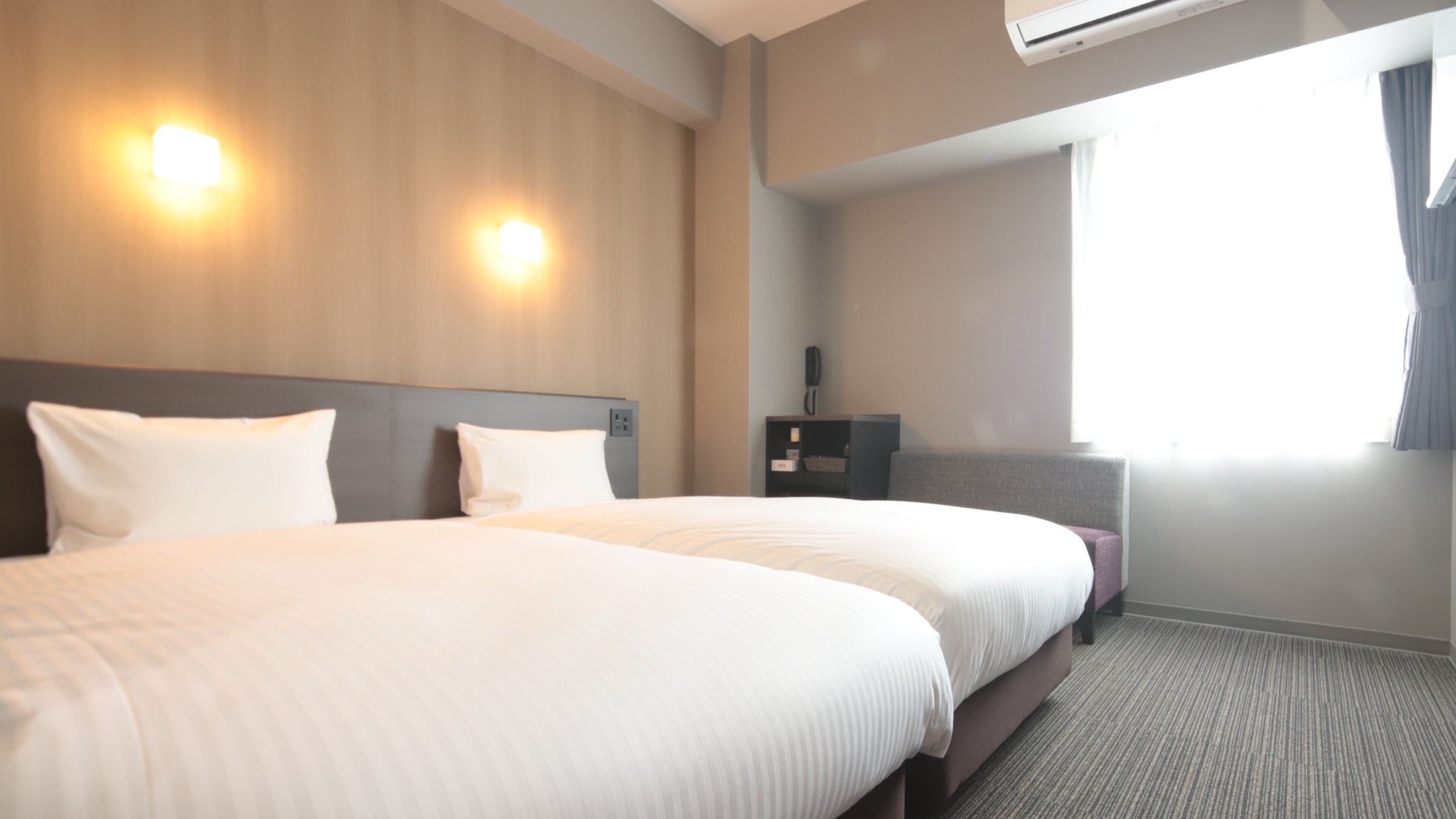 スーペリアツイン（100cm幅ベッド2台）