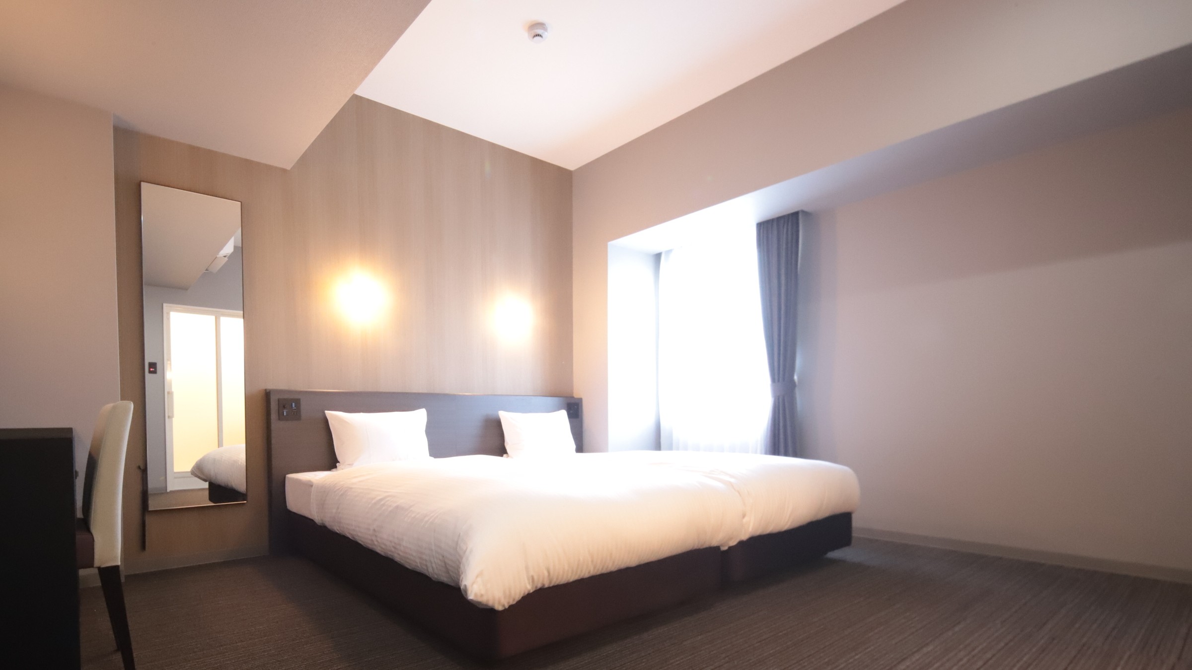 エグゼクティブツイン（110cm幅ベッド2台）