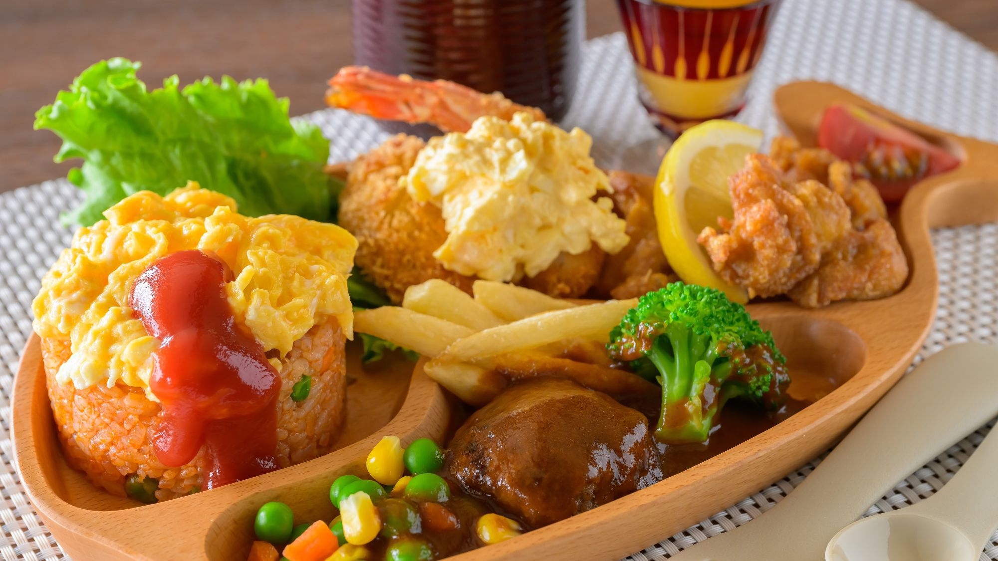 【夏のファミリー旅】ビーチで遊べる手持ち花火プレゼント｜金目鯛しゃぶ＆愛鷹牛＜なぎさ会席・2食＞