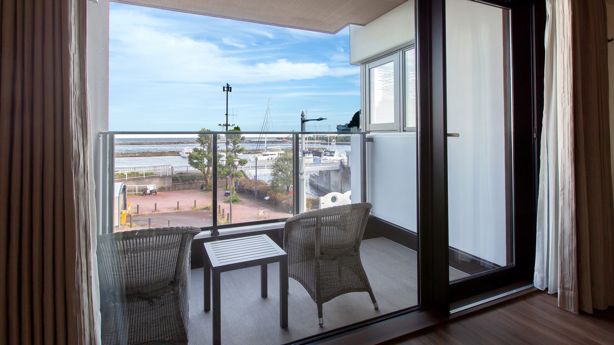 オーシャンスイート「渚」【洋室｜海絶景バス】