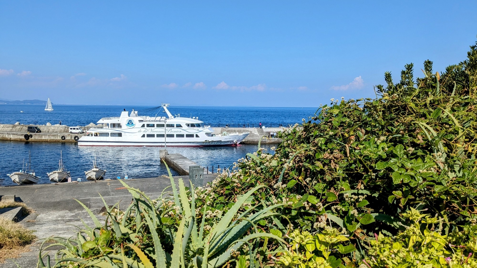 【初島】船で行くリゾートアイランド、海と自然と食を満喫（熱海港まで徒歩5分）