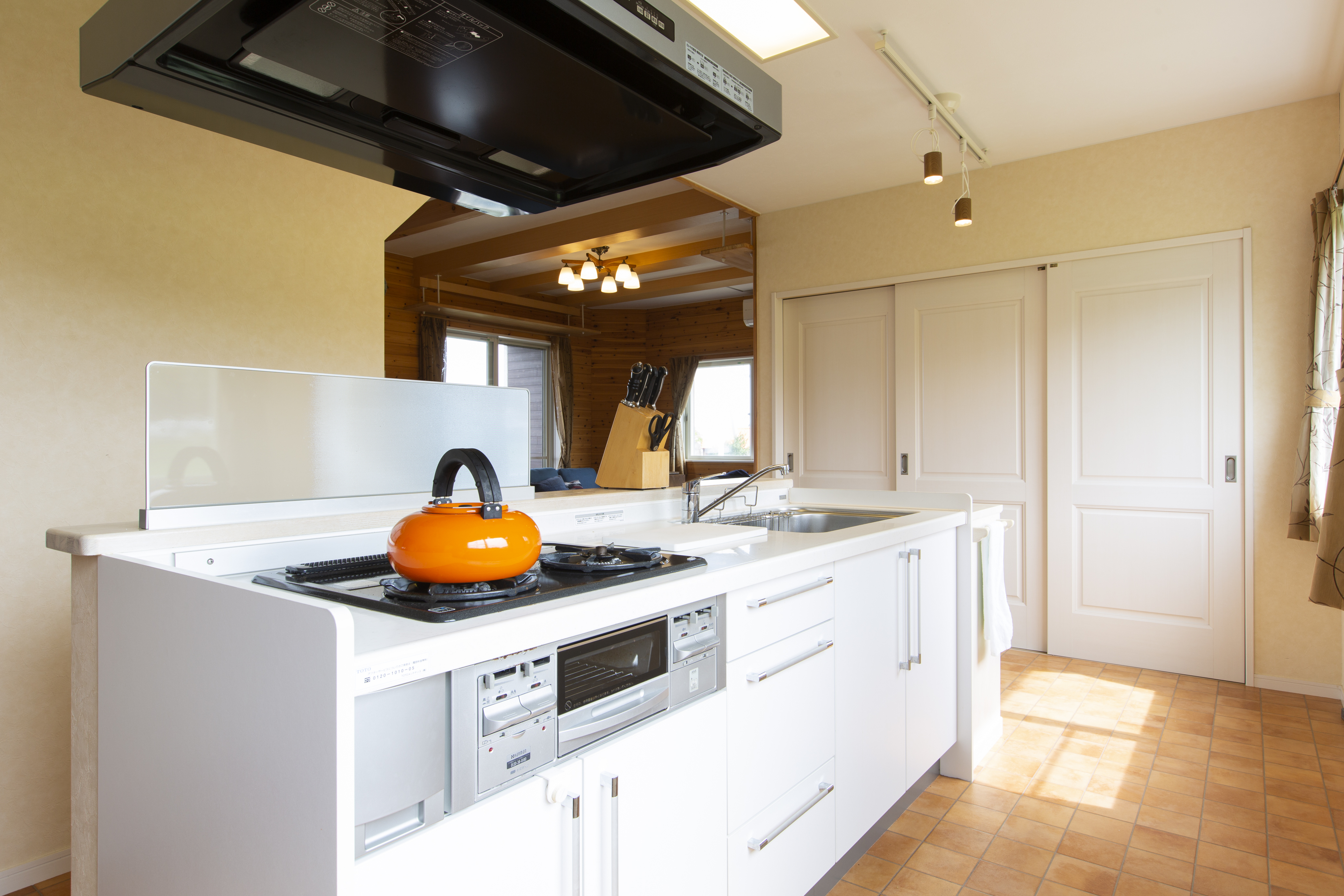 フルキッチン付で料理も自由に楽しめます◎