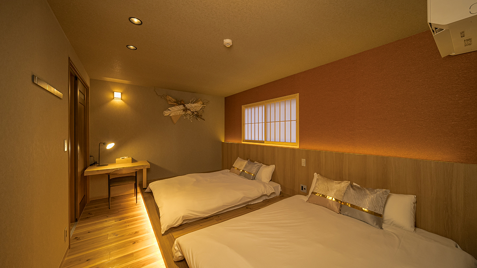 寝室③/2階：ダブルベッド&times;2台