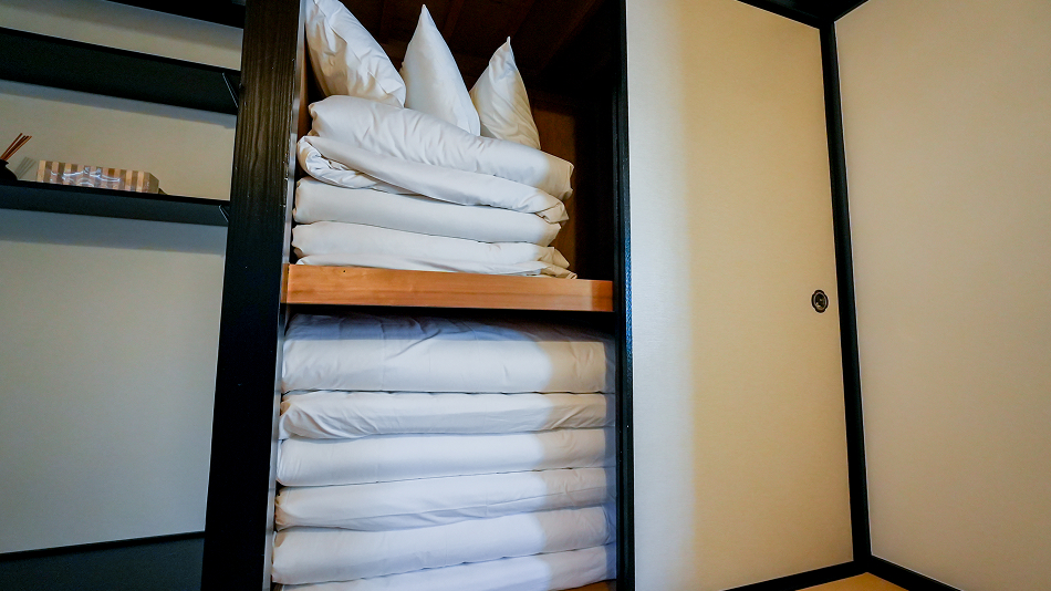 和室寝室は布団を用意しています