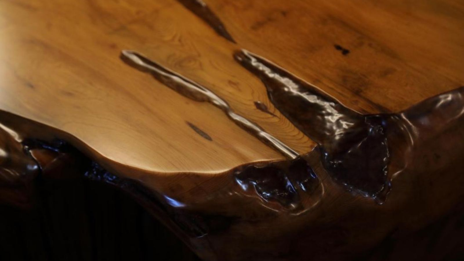 1階｜屋久杉大テーブルのあるリビング