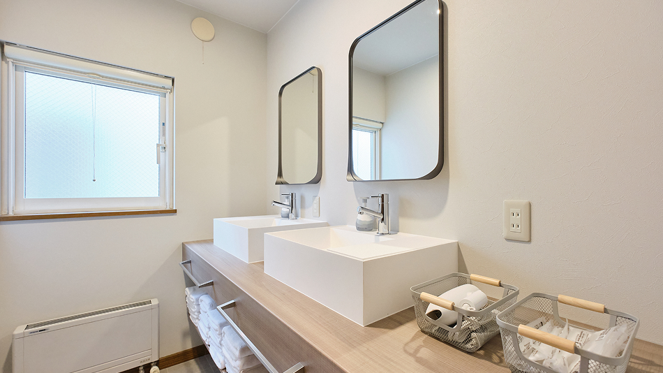 旅先で混み合う洗面スペースも広くて、複数箇所あるので安心