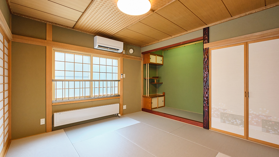 和室では布団を３組敷いてお休みいただけます